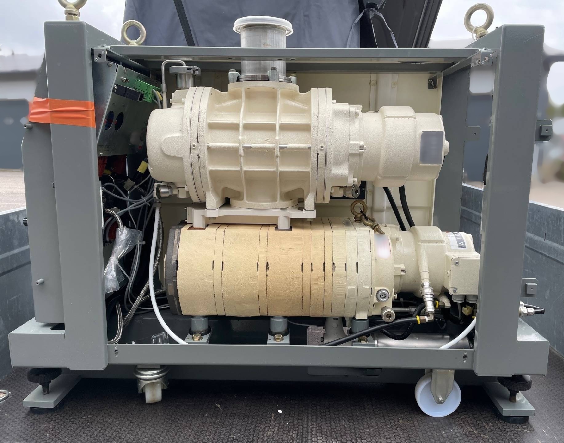 Photo Used ALCATEL / ADIXEN / PFEIFFER Lot of dry pumps For Sale