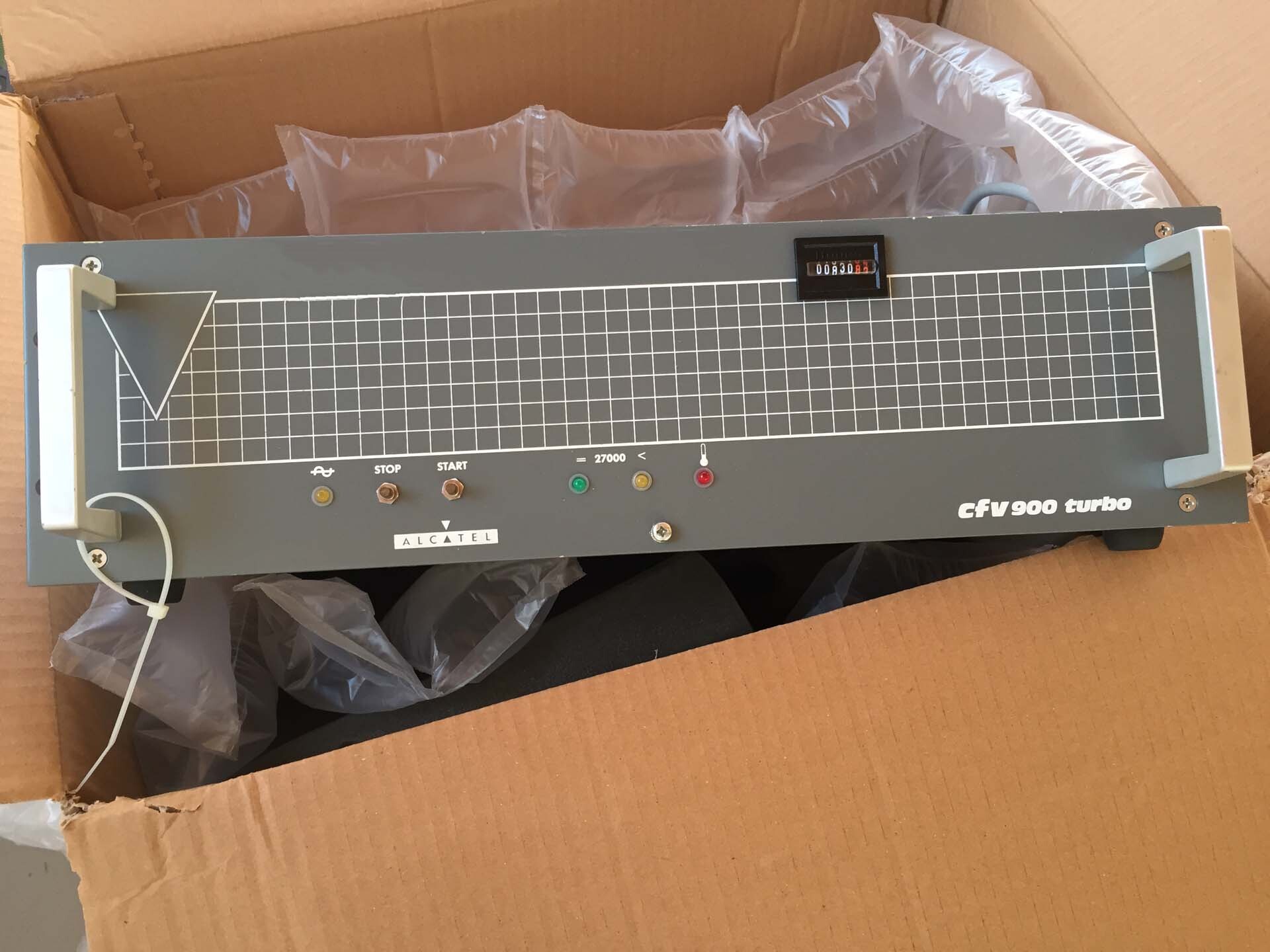 フォト（写真） 使用される ALCATEL / ADIXEN / PFEIFFER Lot of spare parts for 602 販売のために