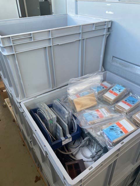 フォト（写真） 使用される ALCATEL / ADIXEN / PFEIFFER Lot of spare parts for 602 販売のために