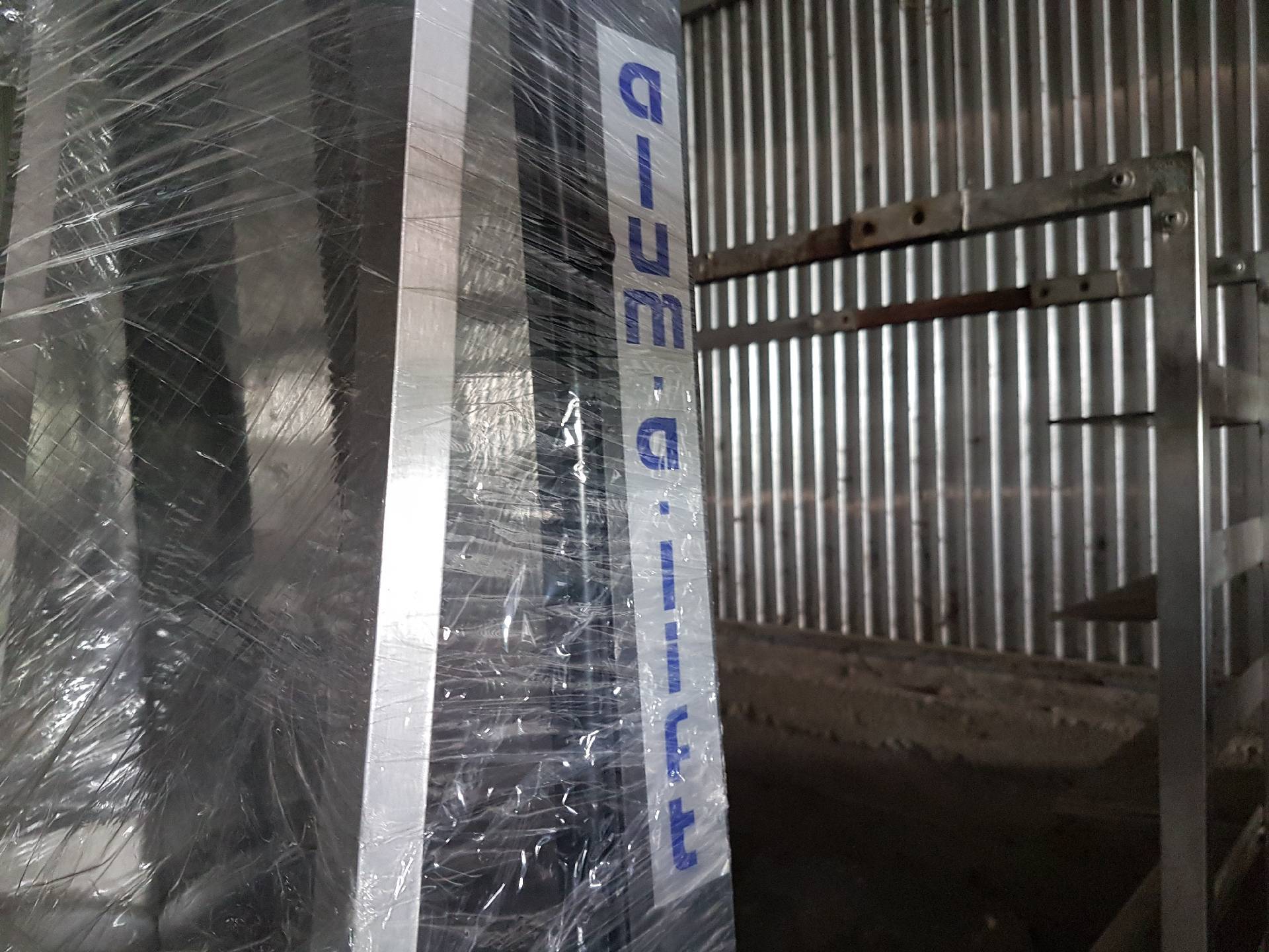 사진 사용됨 ALUM-A-LIFT A250-72TF 판매용