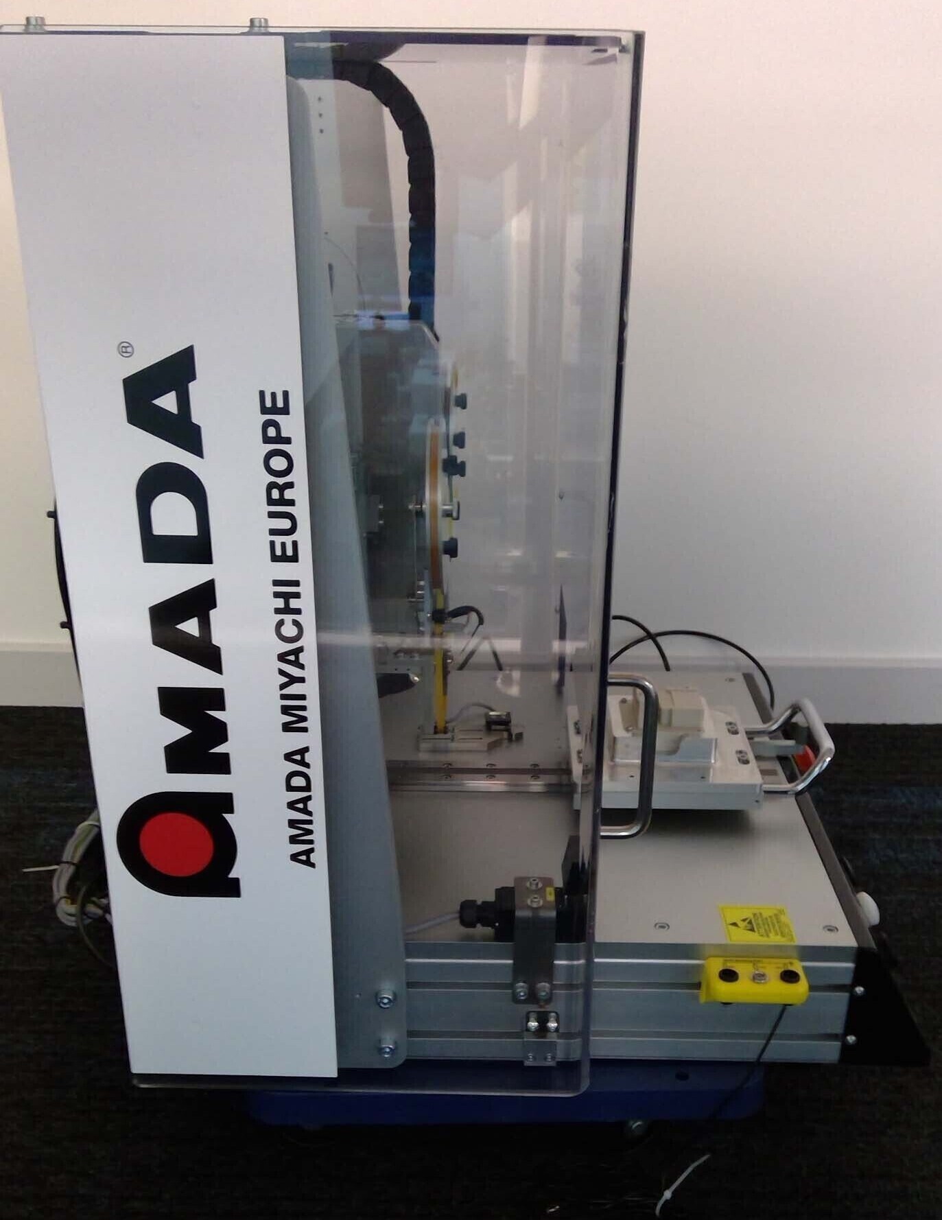 Photo Used AMADA WELD TECH DT-260-PH For Sale