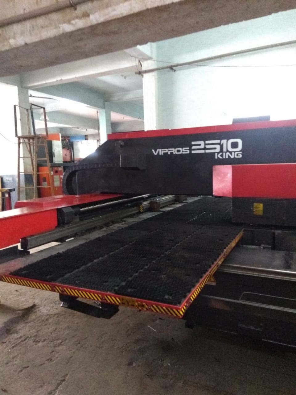 Photo Utilisé AMADA Vipros 2510 King À vendre