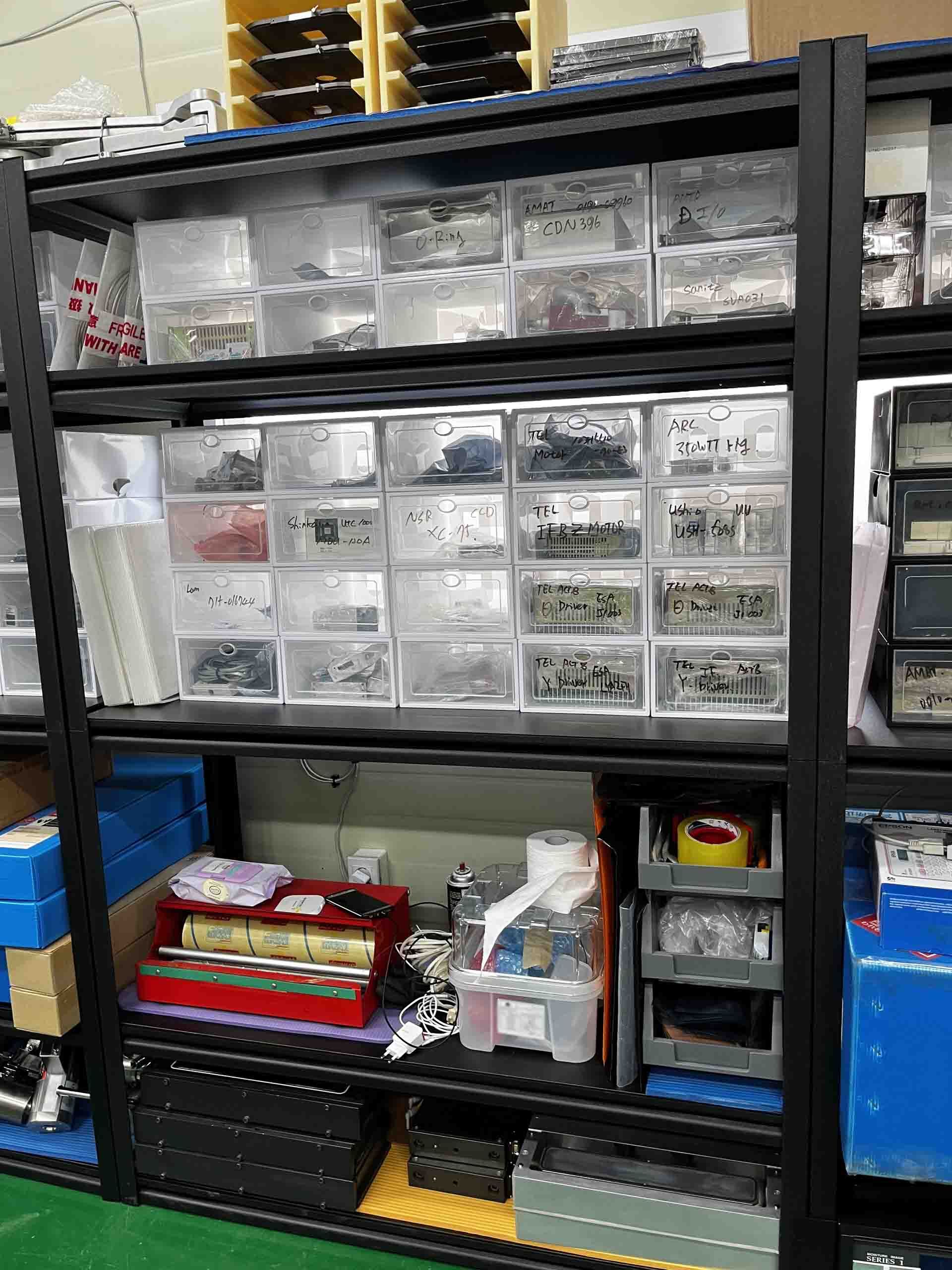 Photo Utilisé AMAT / APPLIED MATERIALS Lot of spare parts À vendre