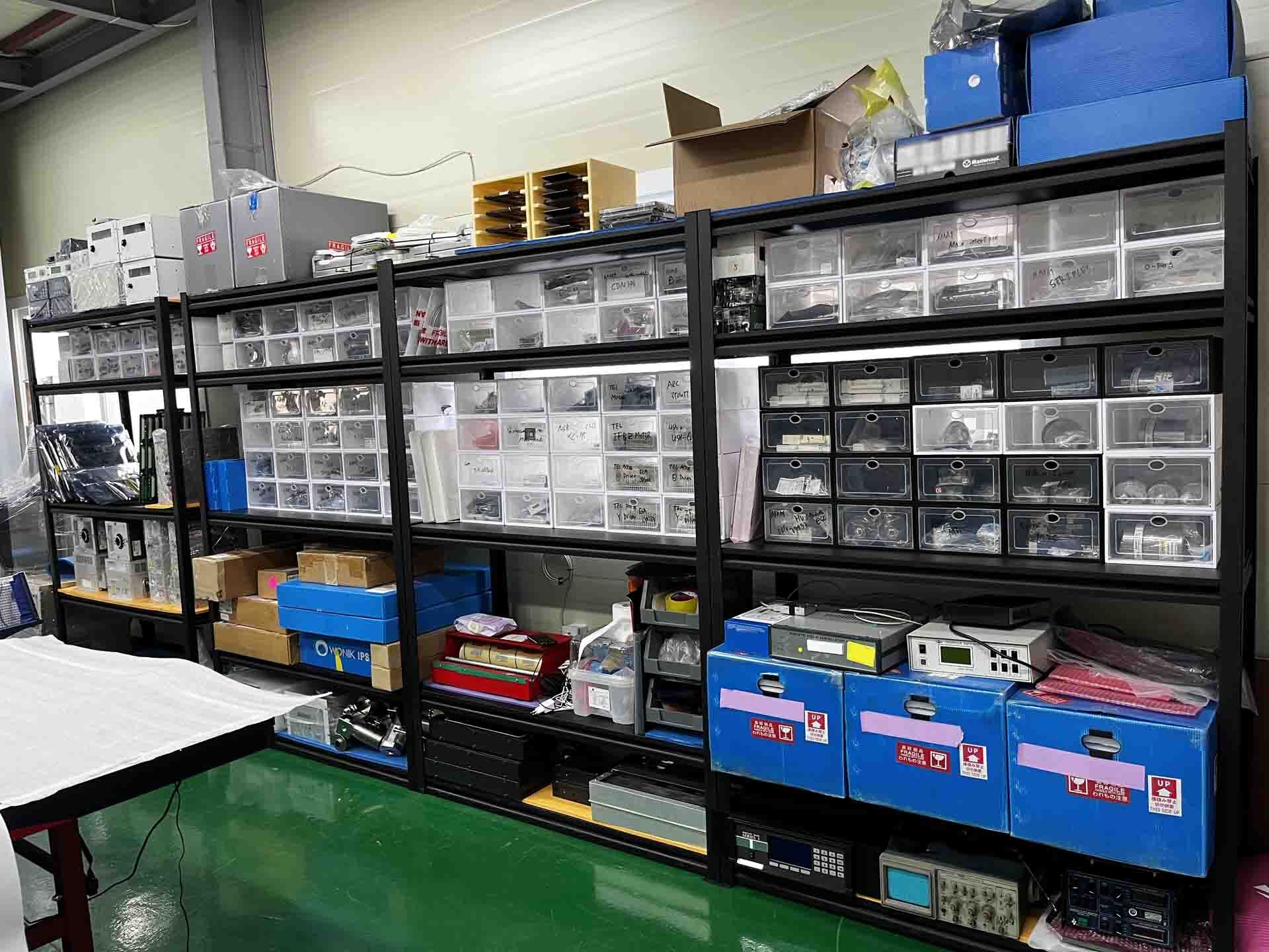 Photo Utilisé AMAT / APPLIED MATERIALS Lot of spare parts À vendre