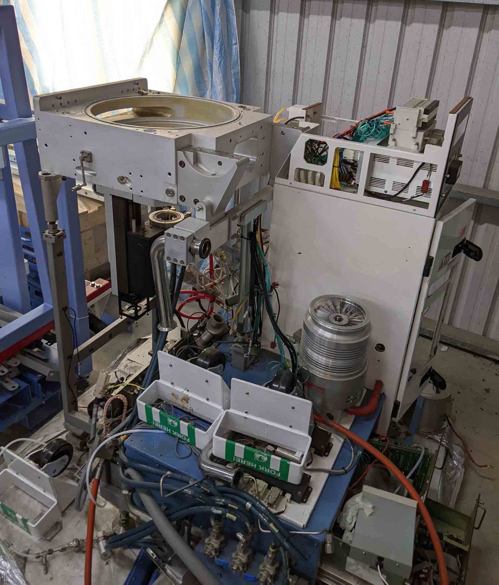 Photo Used AMAT / APPLIED MATERIALS AxZ ALD TiN Chamber for Endura For Sale