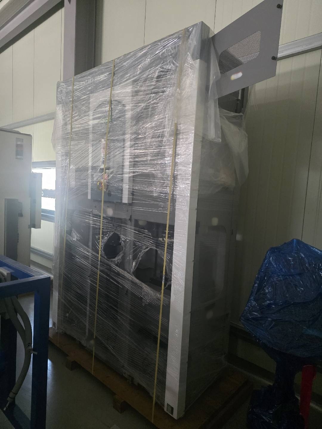 Photo Used AMAT / APPLIED MATERIALS Centura 4.0 For Sale