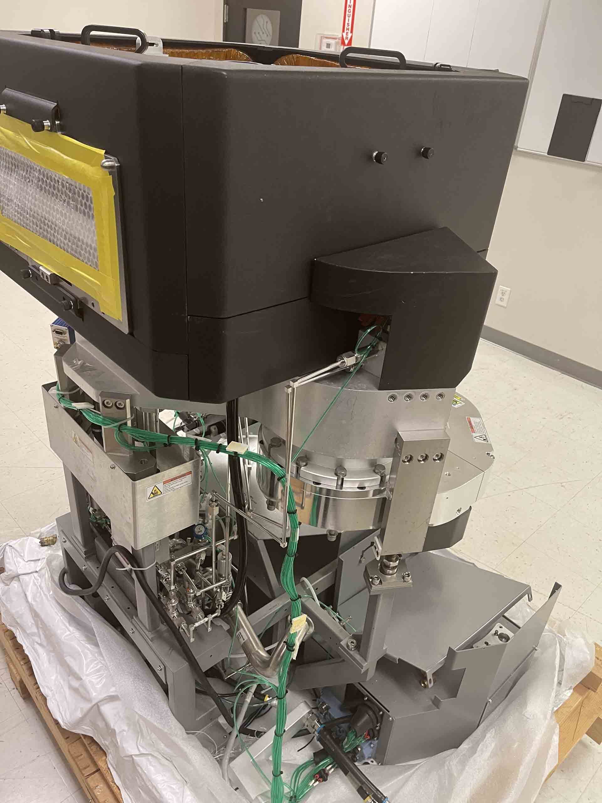 Photo Used AMAT / APPLIED MATERIALS Chamber for eMax For Sale