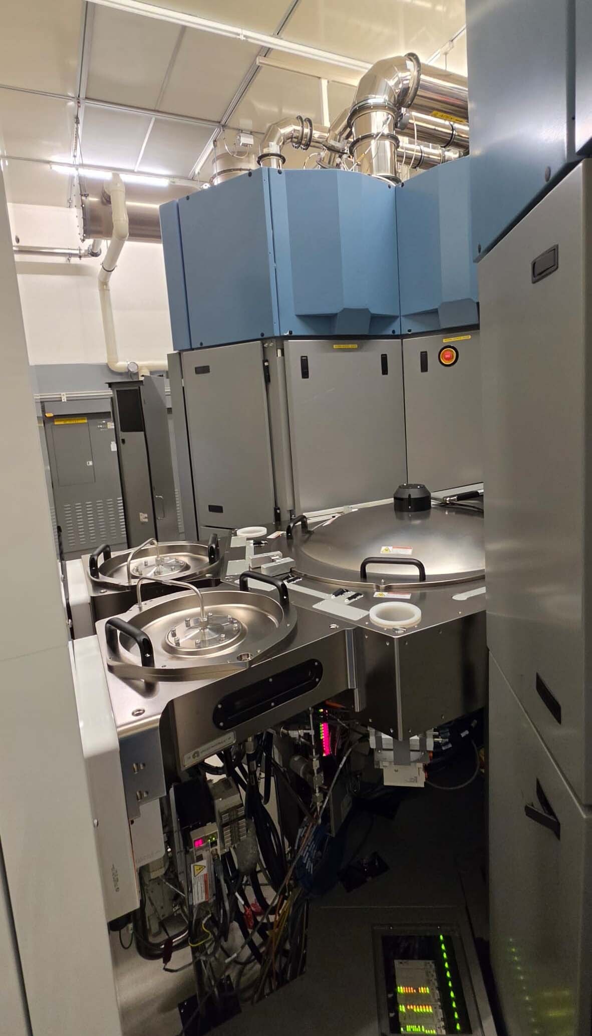 Photo Used AMAT / APPLIED MATERIALS Centura Epi 300 For Sale