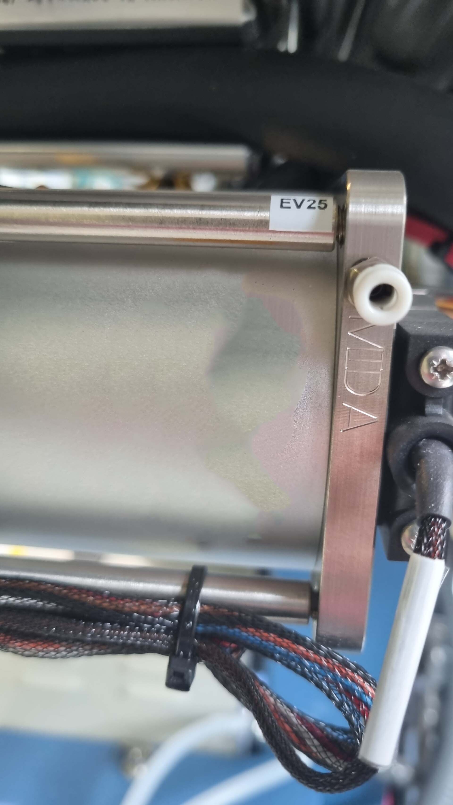 フォト（写真） 使用される AMAT / APPLIED MATERIALS Chamber for Endura II 販売のために
