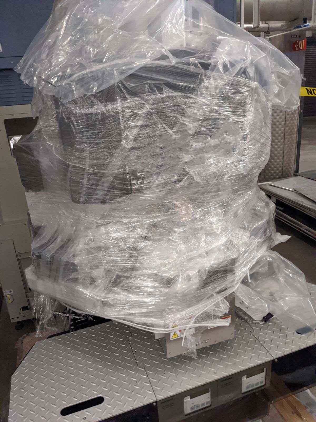 Photo Used AMAT / APPLIED MATERIALS Chambers for Centura eMax For Sale