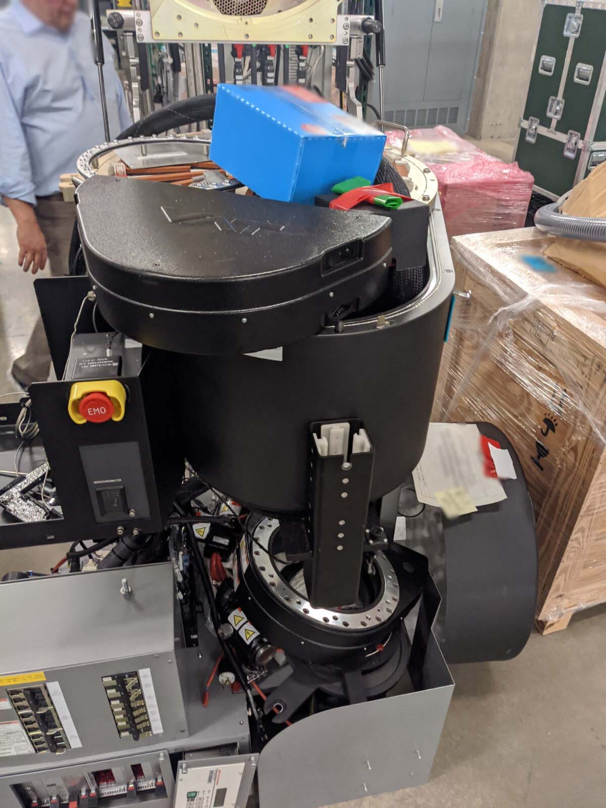 Photo Used AMAT / APPLIED MATERIALS Chambers for Centura eMax For Sale