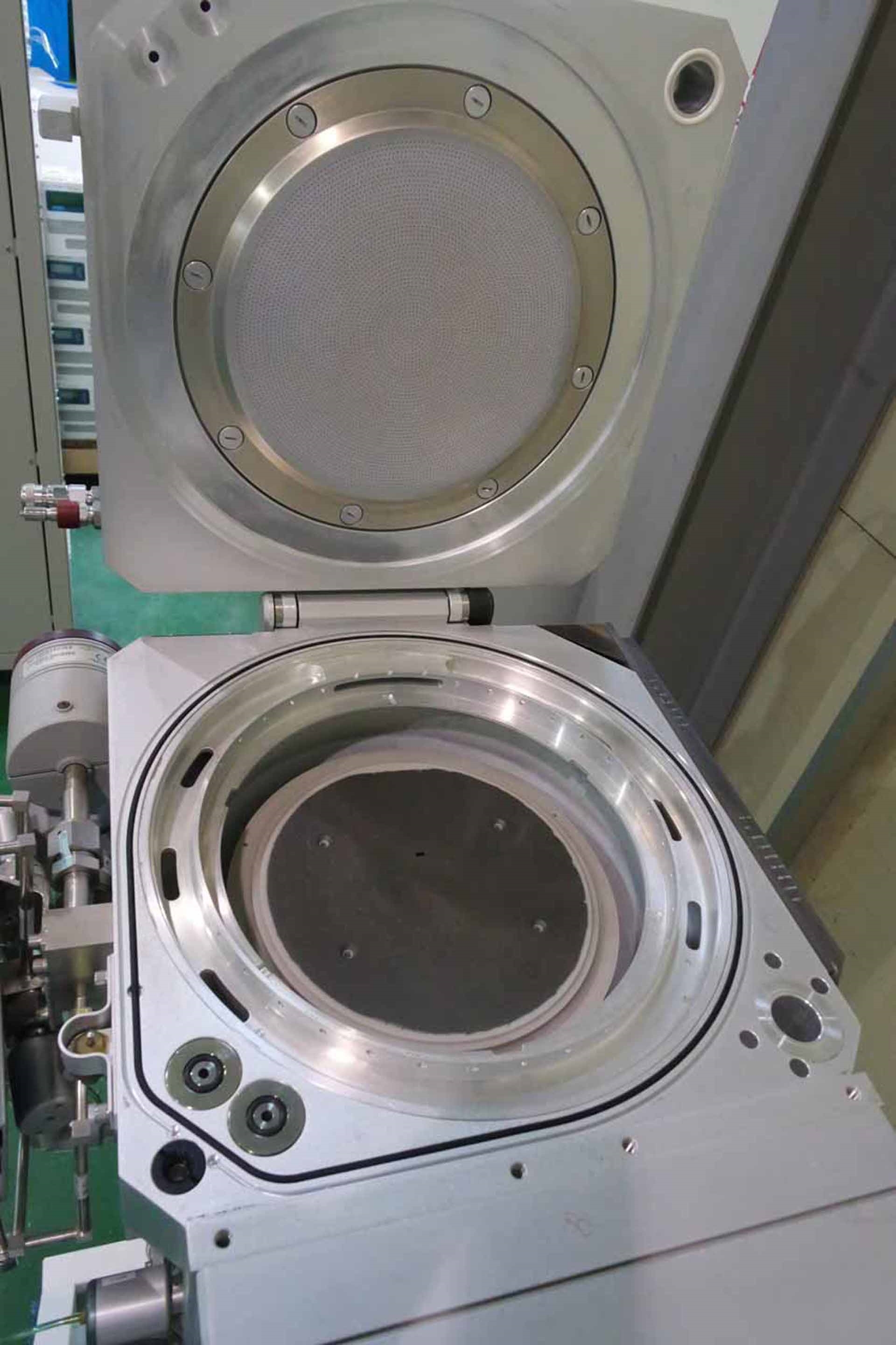 Photo Used AMAT / APPLIED MATERIALS CWxZ Chambers for Centura 5200 For Sale