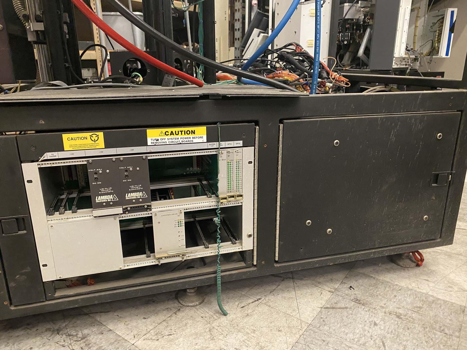 Photo Used AMAT / APPLIED MATERIALS Chambers for P5000 For Sale