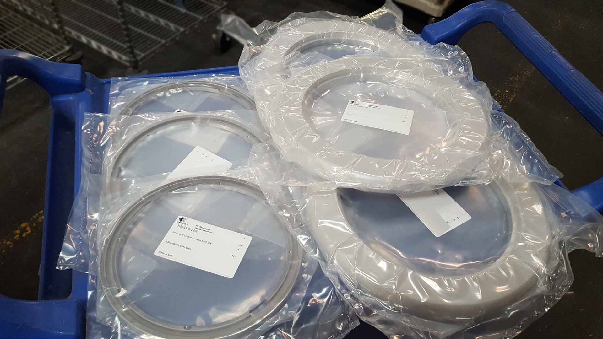 フォト（写真） 使用される AMAT / APPLIED MATERIALS Lot of spare parts for Endura 5500 販売のために