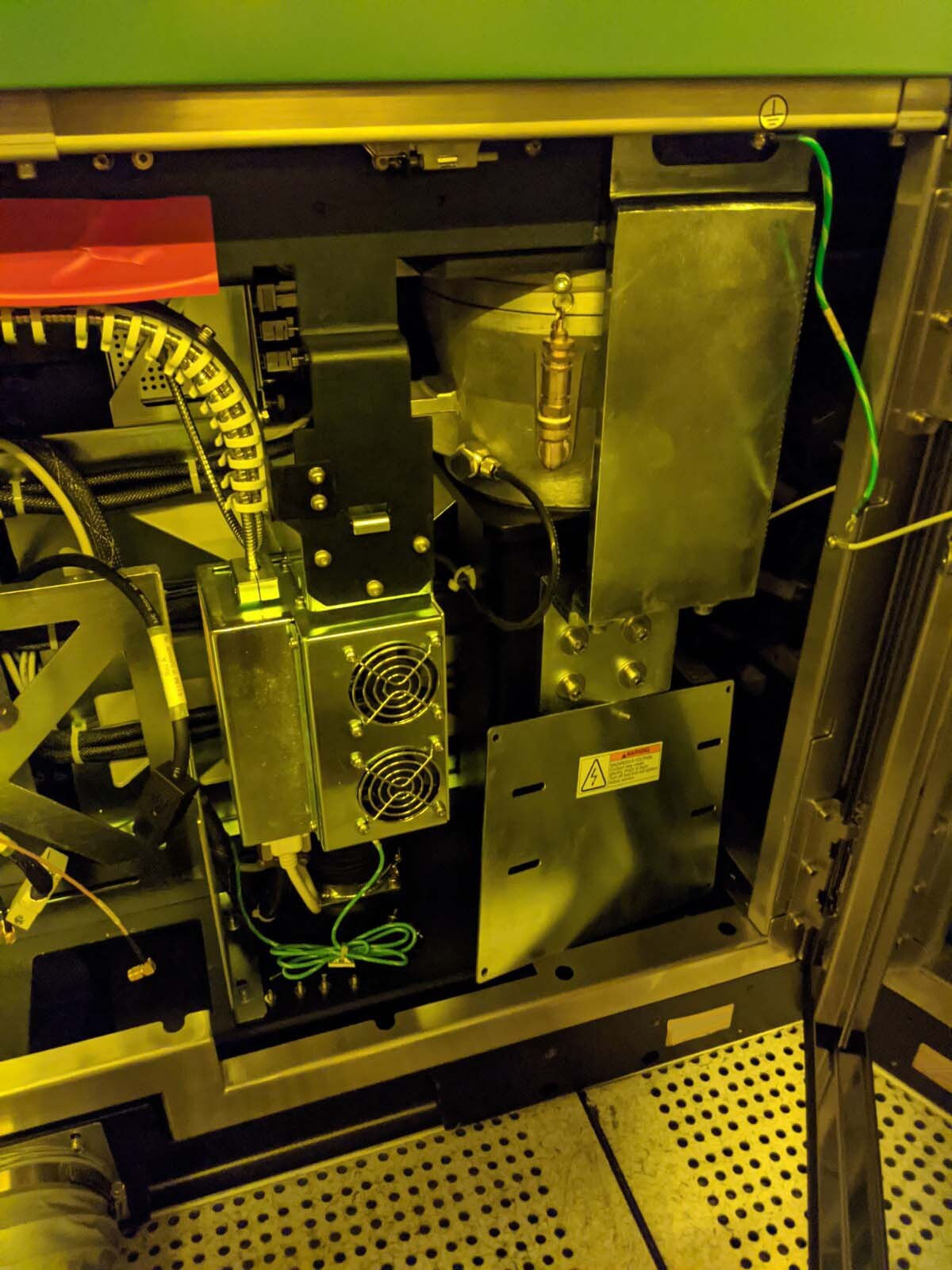 フォト（写真） 使用される AMAT / APPLIED MATERIALS Complus 2 販売のために