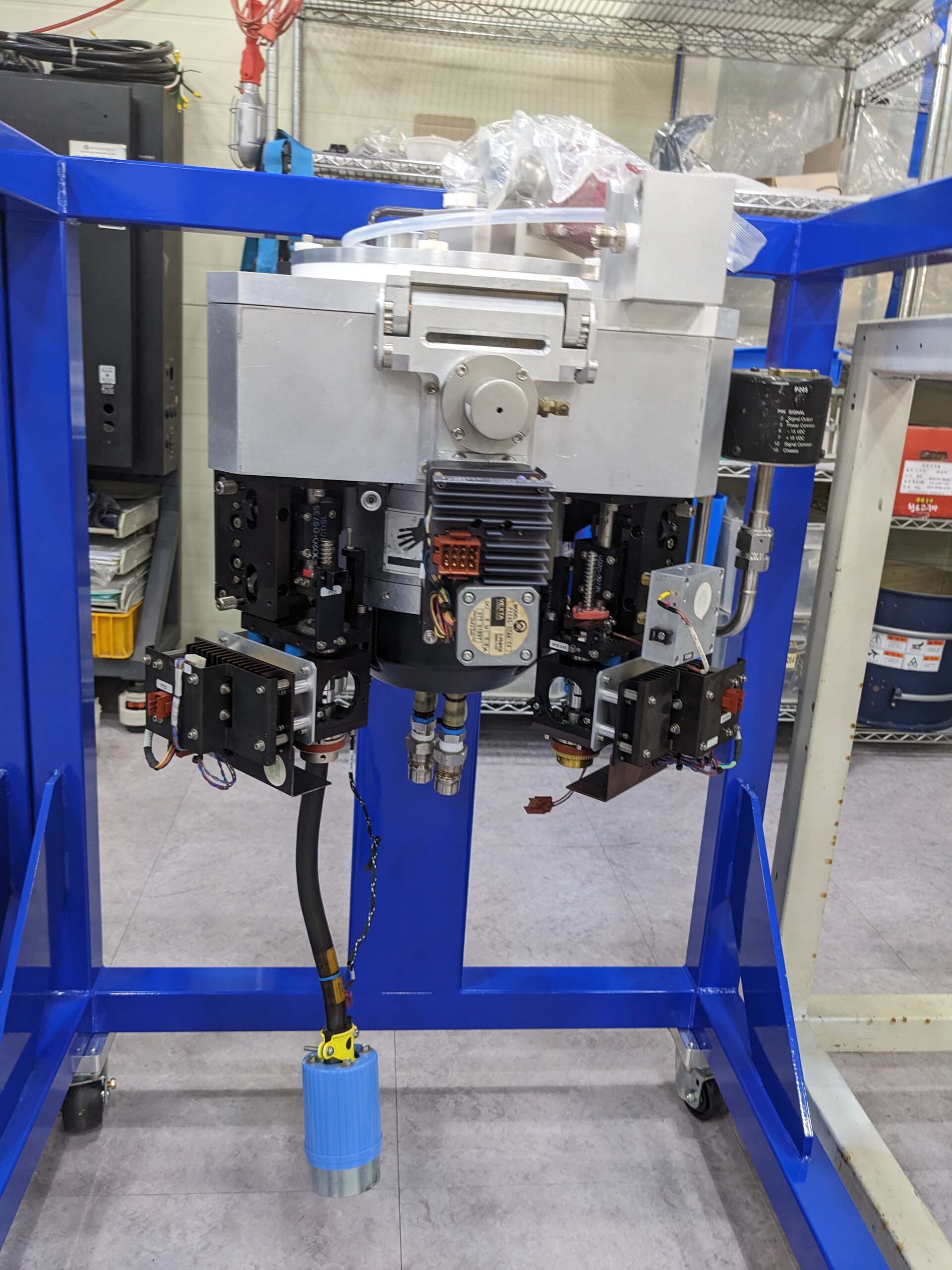 Photo Used AMAT / APPLIED MATERIALS CVD Chamber For Sale