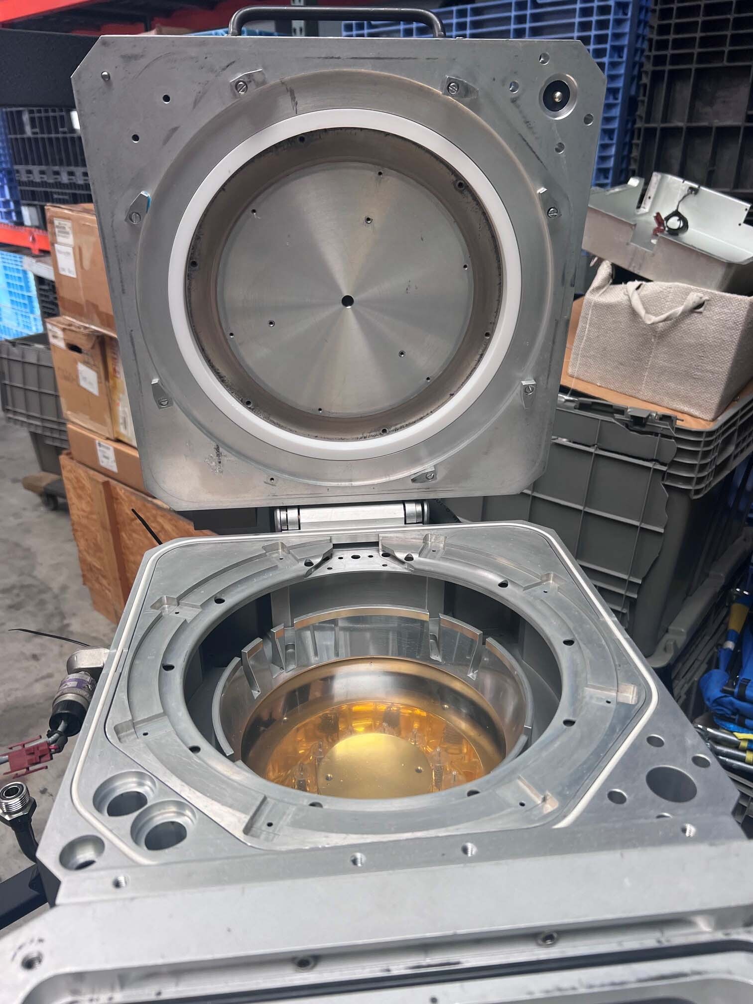 圖為 已使用的 AMAT / APPLIED MATERIALS CVD Chamber for P5000 待售