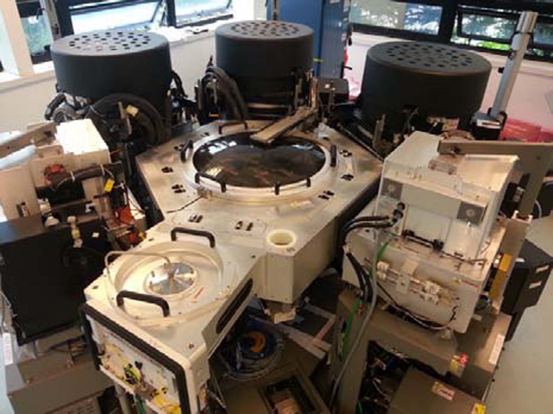 Photo Used AMAT / APPLIED MATERIALS DPS II For Sale