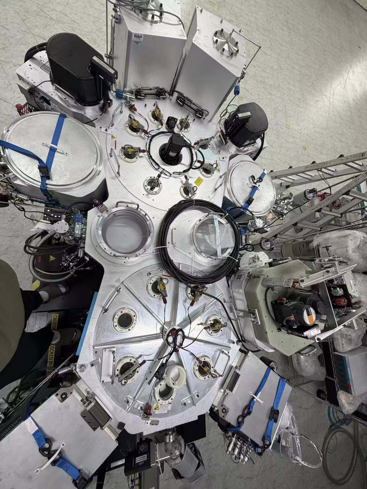 Foto Verwendet AMAT / APPLIED MATERIALS Endura 5500 Zum Verkauf