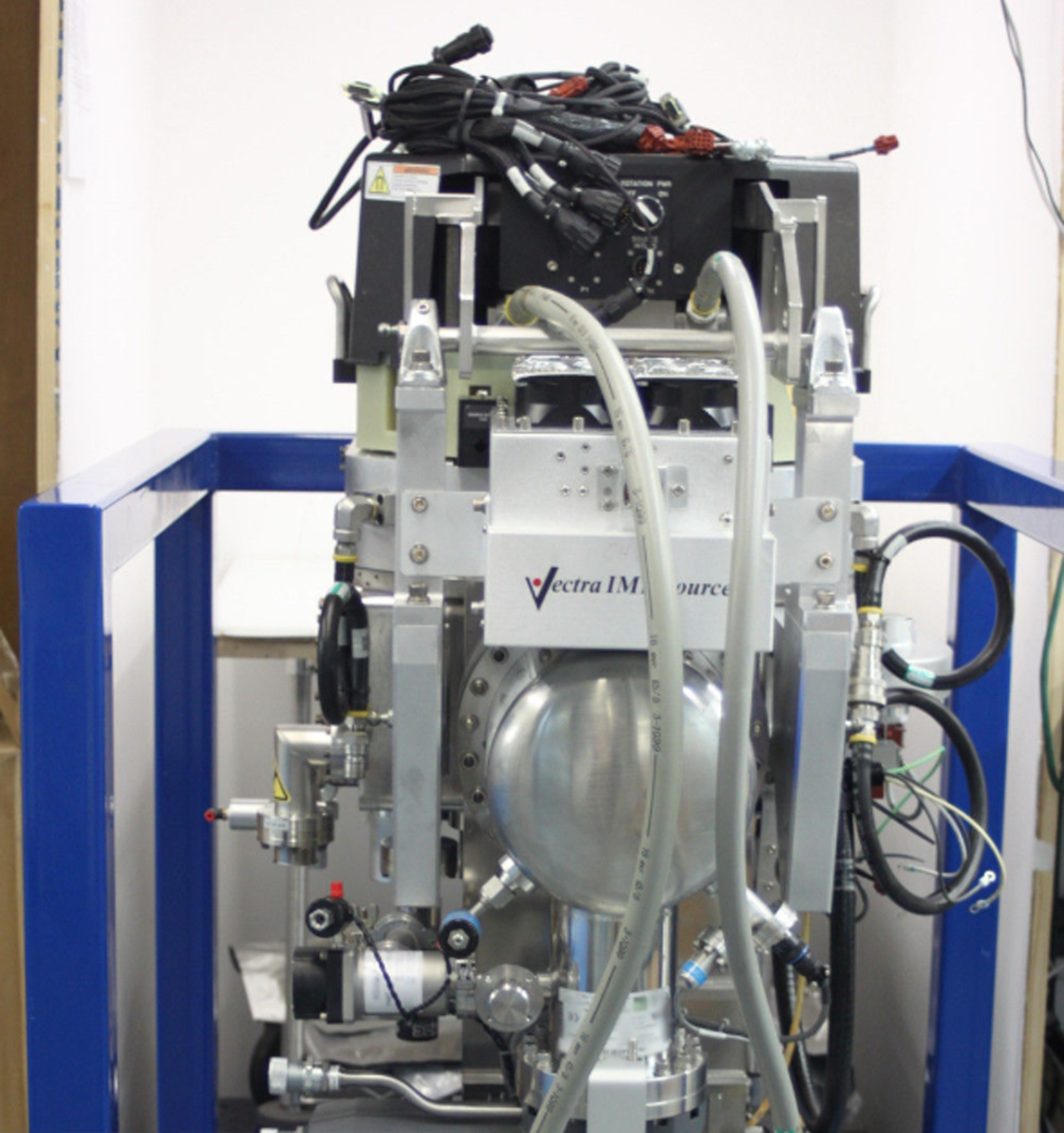 Photo Used AMAT / APPLIED MATERIALS IMP Vectra chamber for Endura For Sale