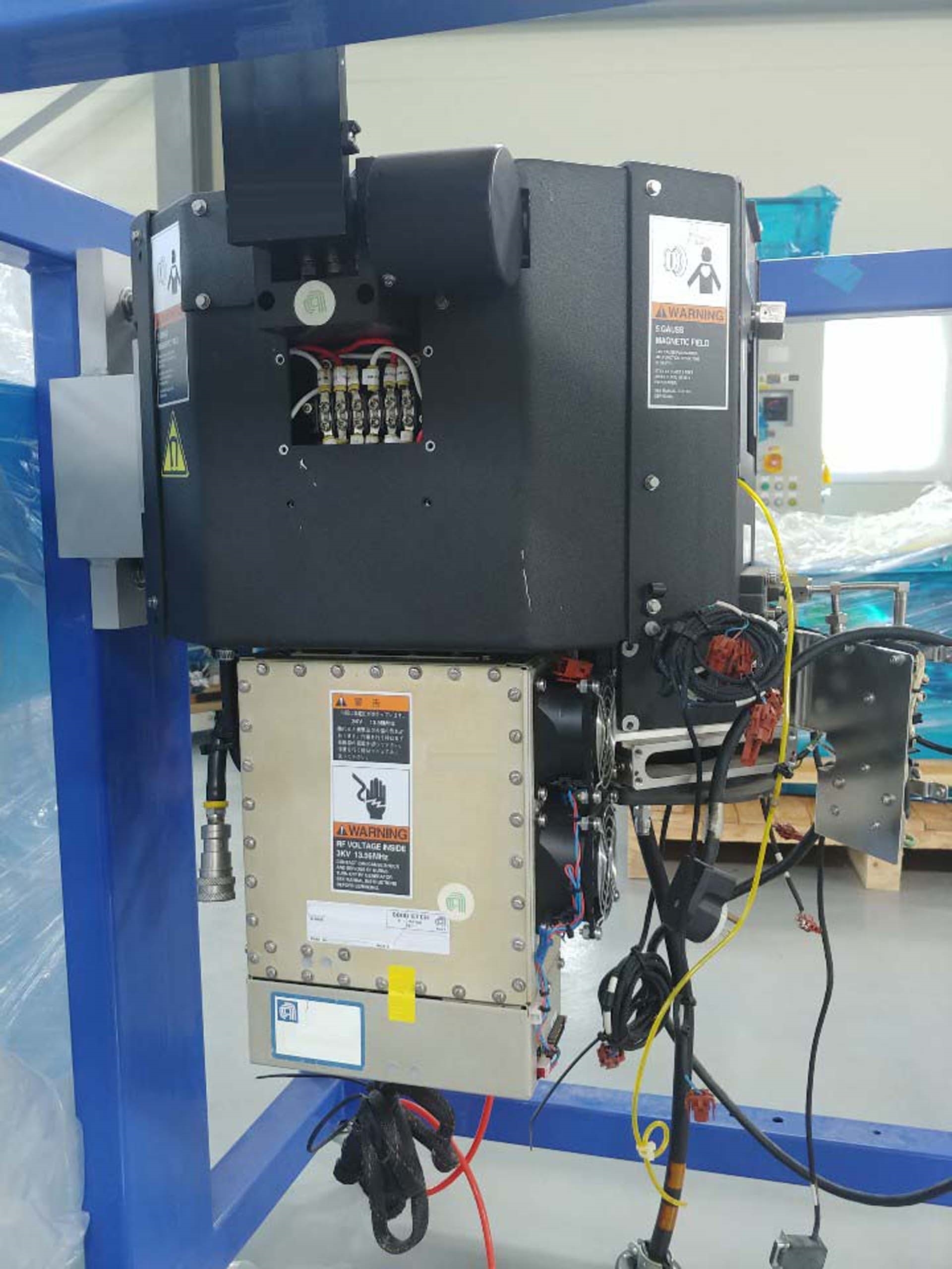 Photo Used AMAT / APPLIED MATERIALS Etch chamber for MxP For Sale