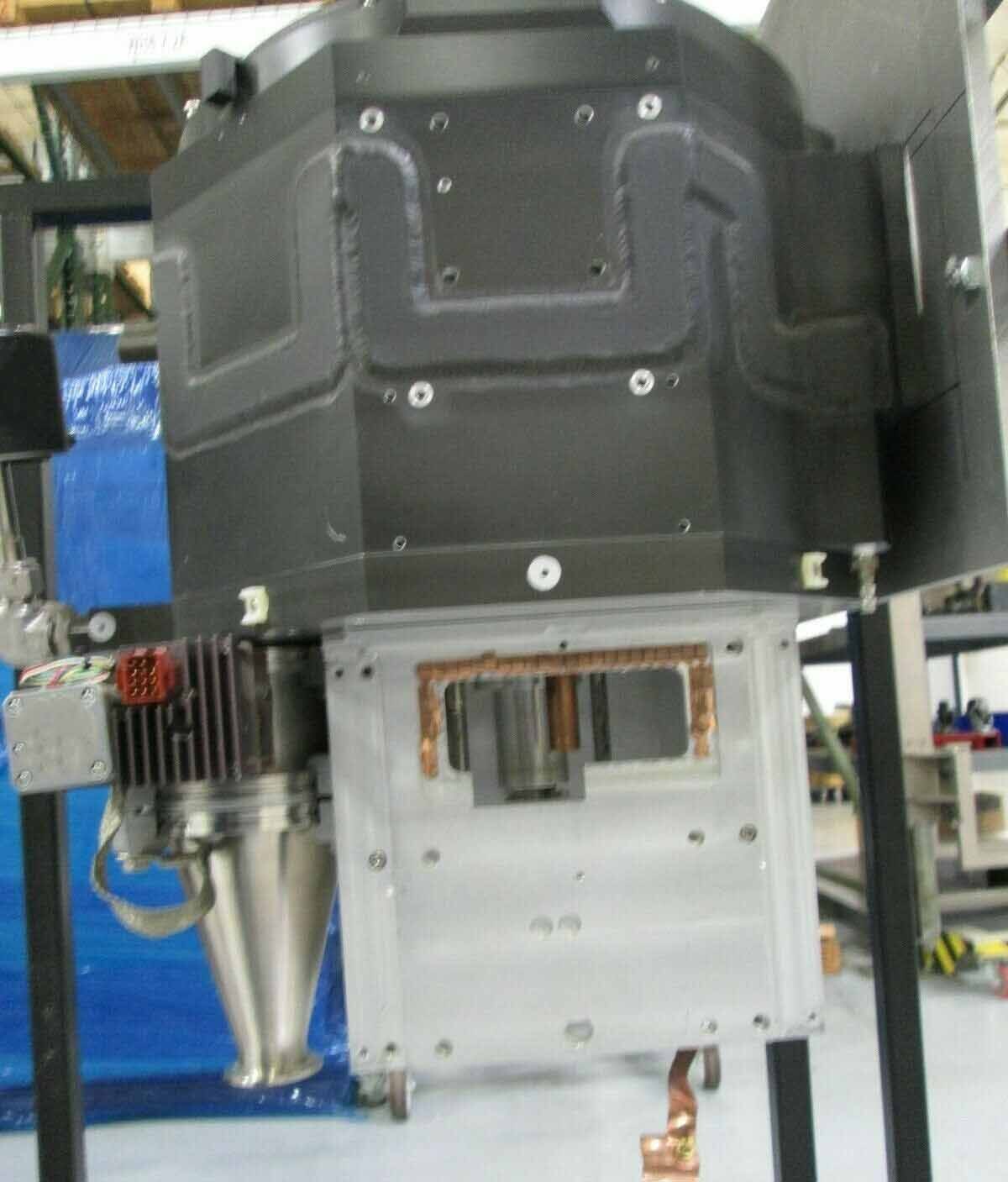 Photo Used AMAT / APPLIED MATERIALS Etch process chamber for P5000 For Sale