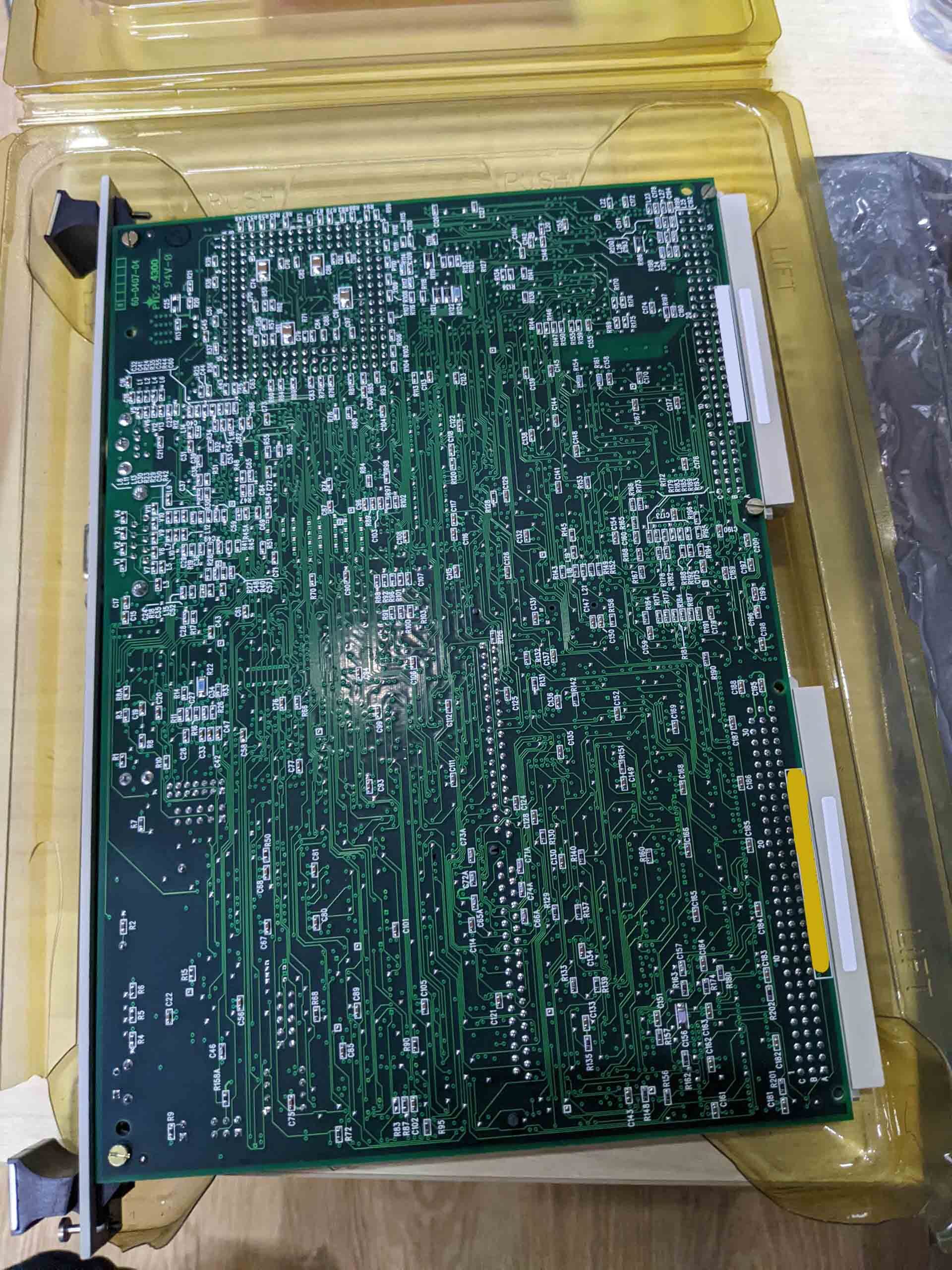 Photo Utilisé AMAT / APPLIED MATERIALS Lot of boards À vendre