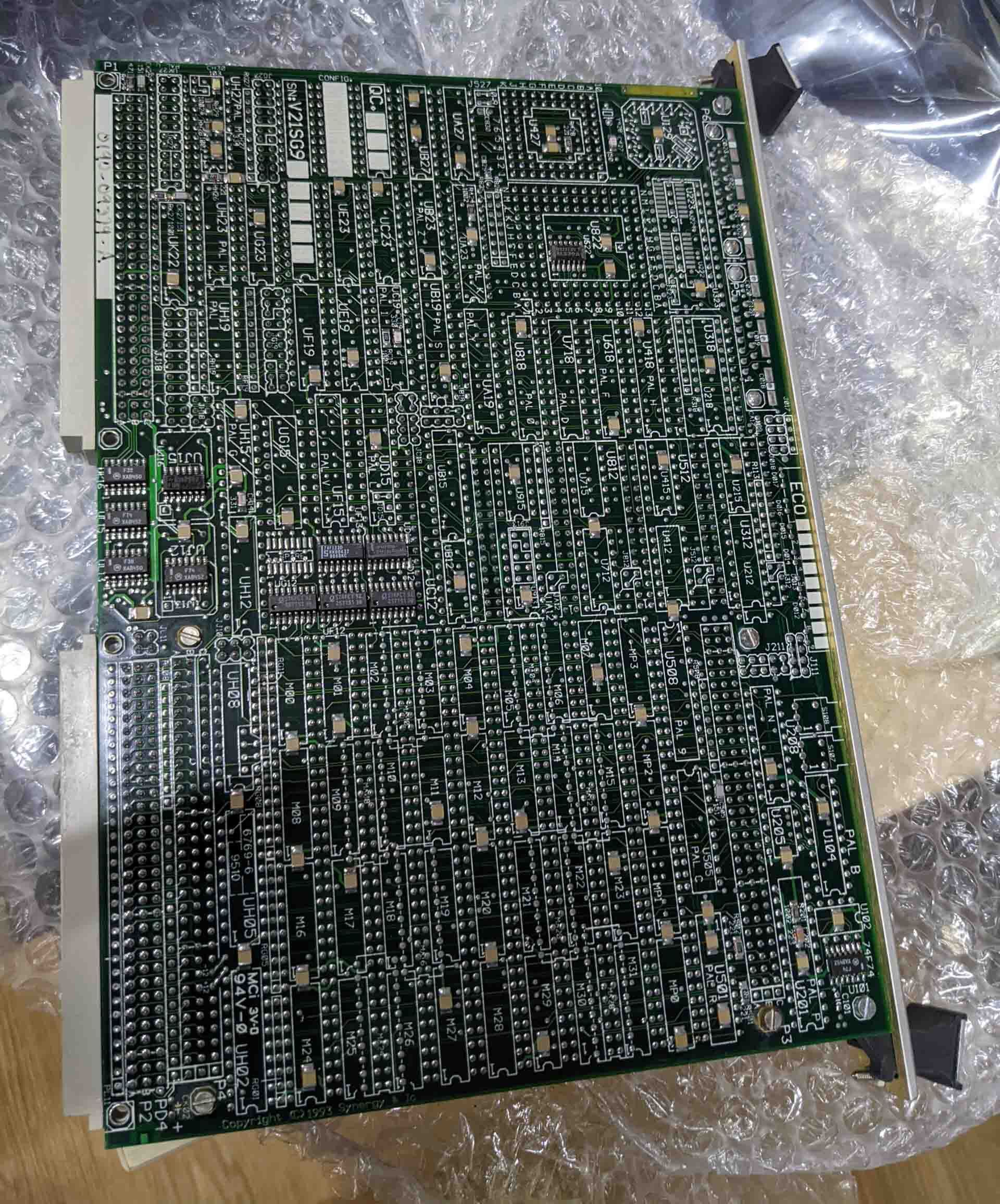 Photo Utilisé AMAT / APPLIED MATERIALS Lot of boards À vendre