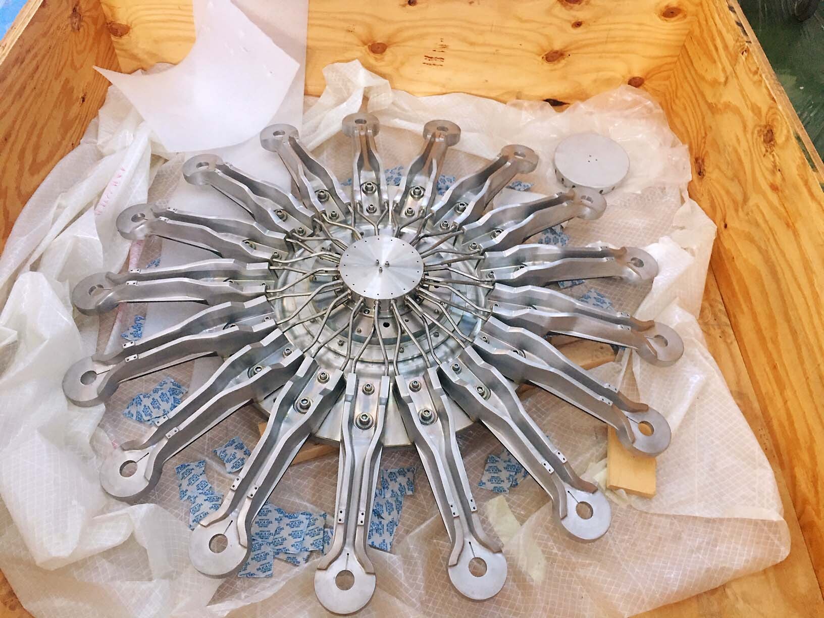 圖為 已使用的 AMAT / APPLIED MATERIALS Lot of spare parts for xR80 待售