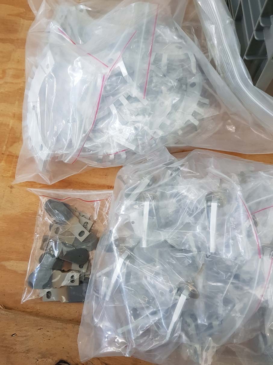 圖為 已使用的 AMAT / APPLIED MATERIALS Lot of spare parts for xR80 待售