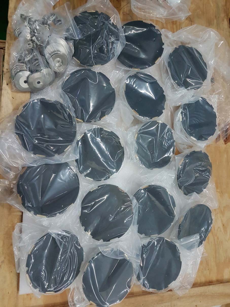 圖為 已使用的 AMAT / APPLIED MATERIALS Lot of spare parts for xR80 待售