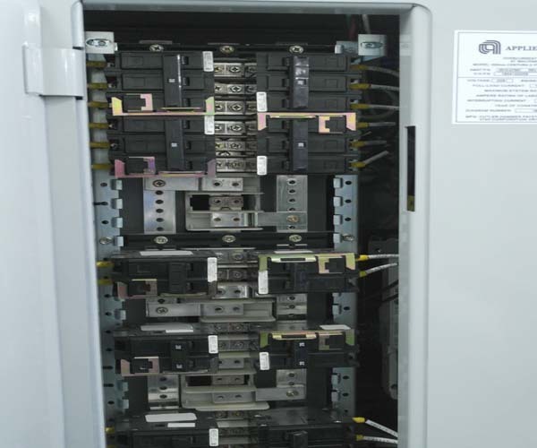 Photo Used AMAT / APPLIED MATERIALS Mainframe for Centura II For Sale