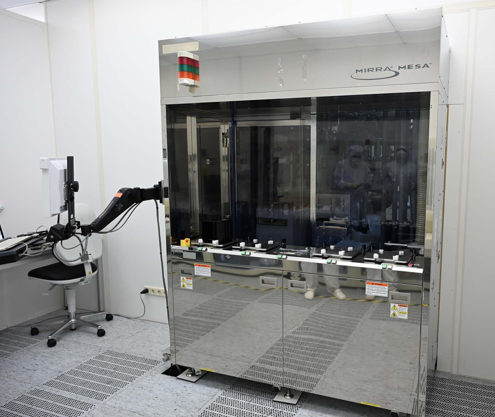 Photo Used AMAT / APPLIED MATERIALS Mirra Mesa For Sale