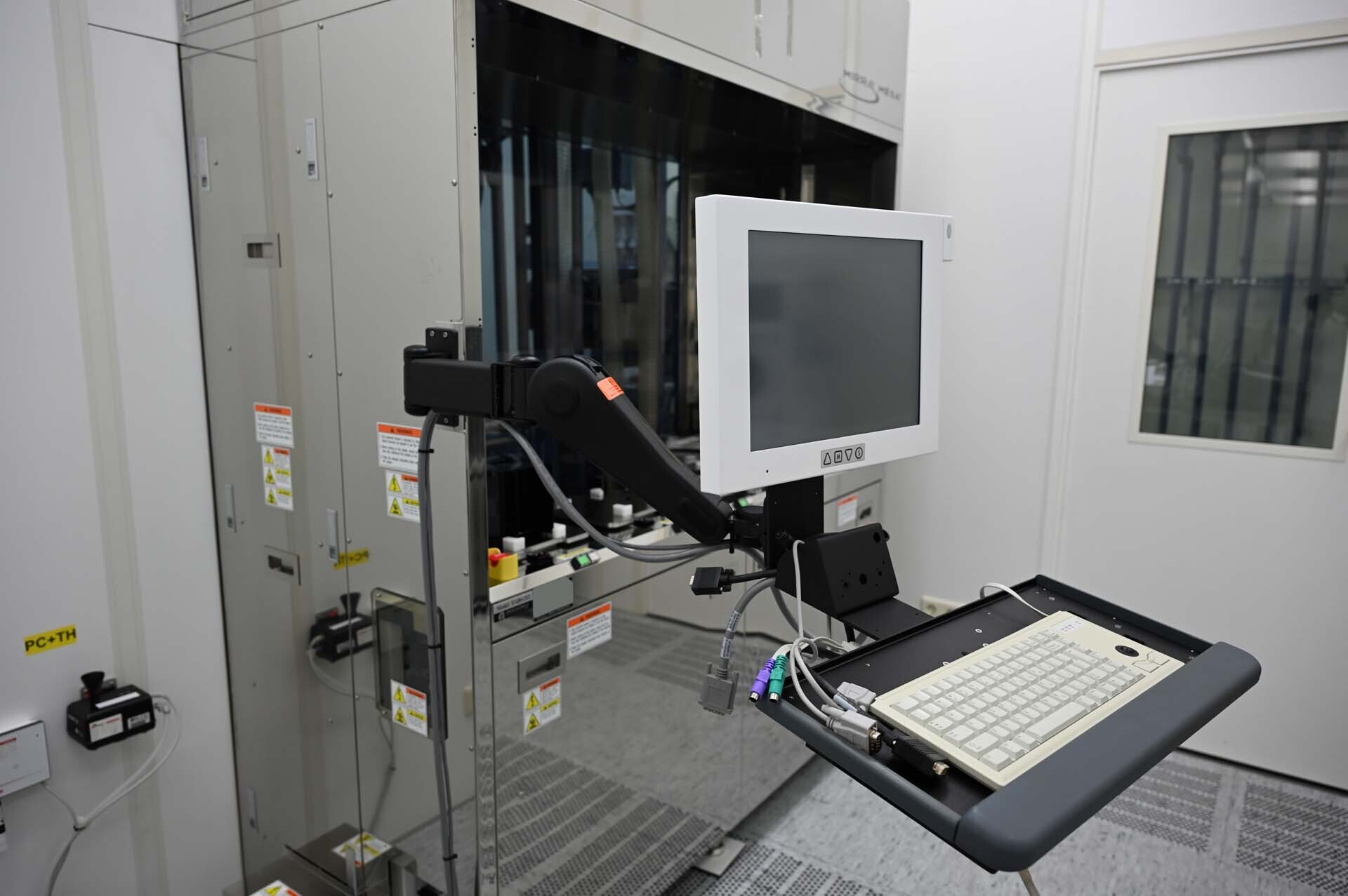 Photo Used AMAT / APPLIED MATERIALS Mirra Mesa For Sale