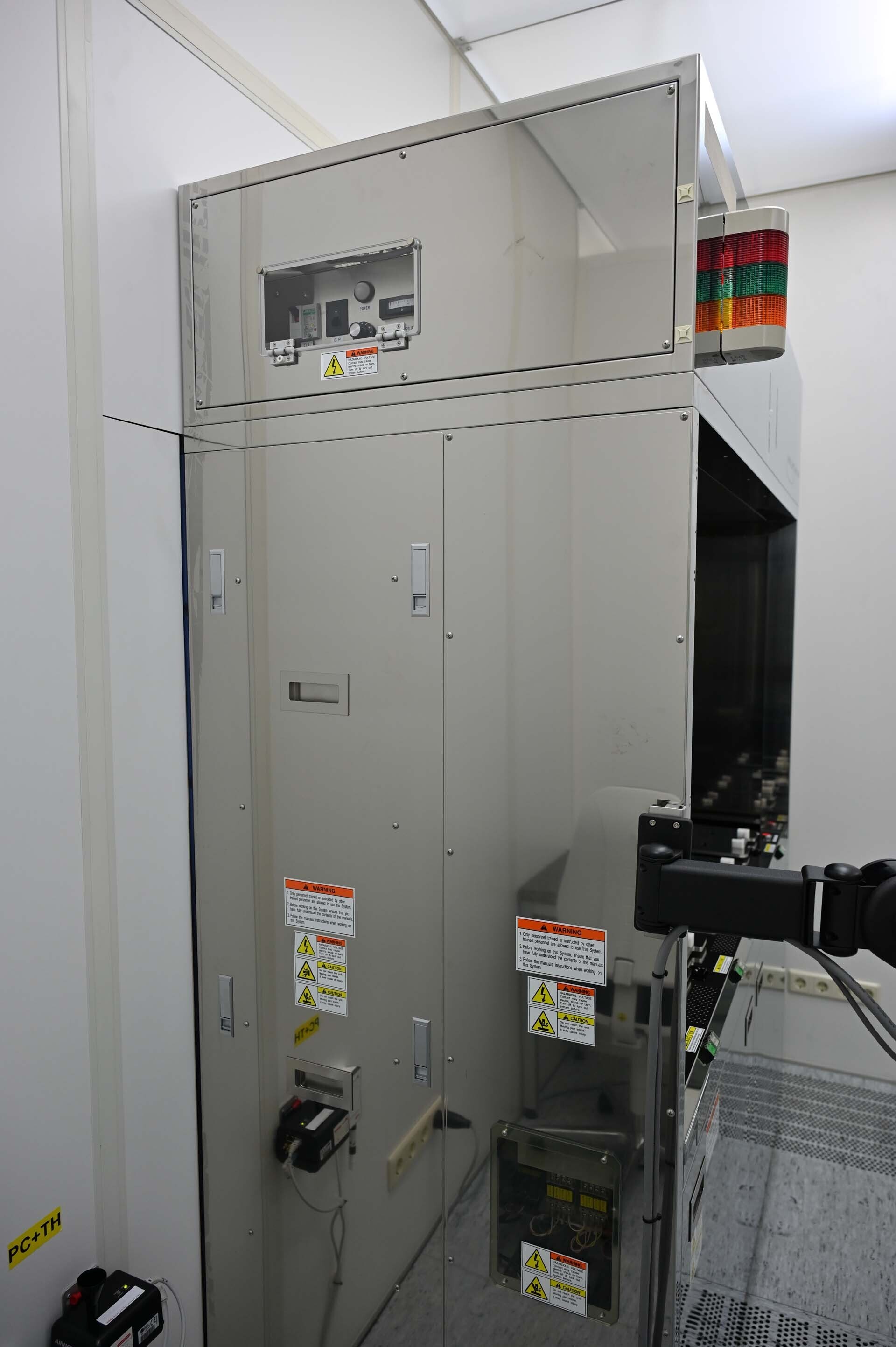Photo Used AMAT / APPLIED MATERIALS Mirra Mesa For Sale