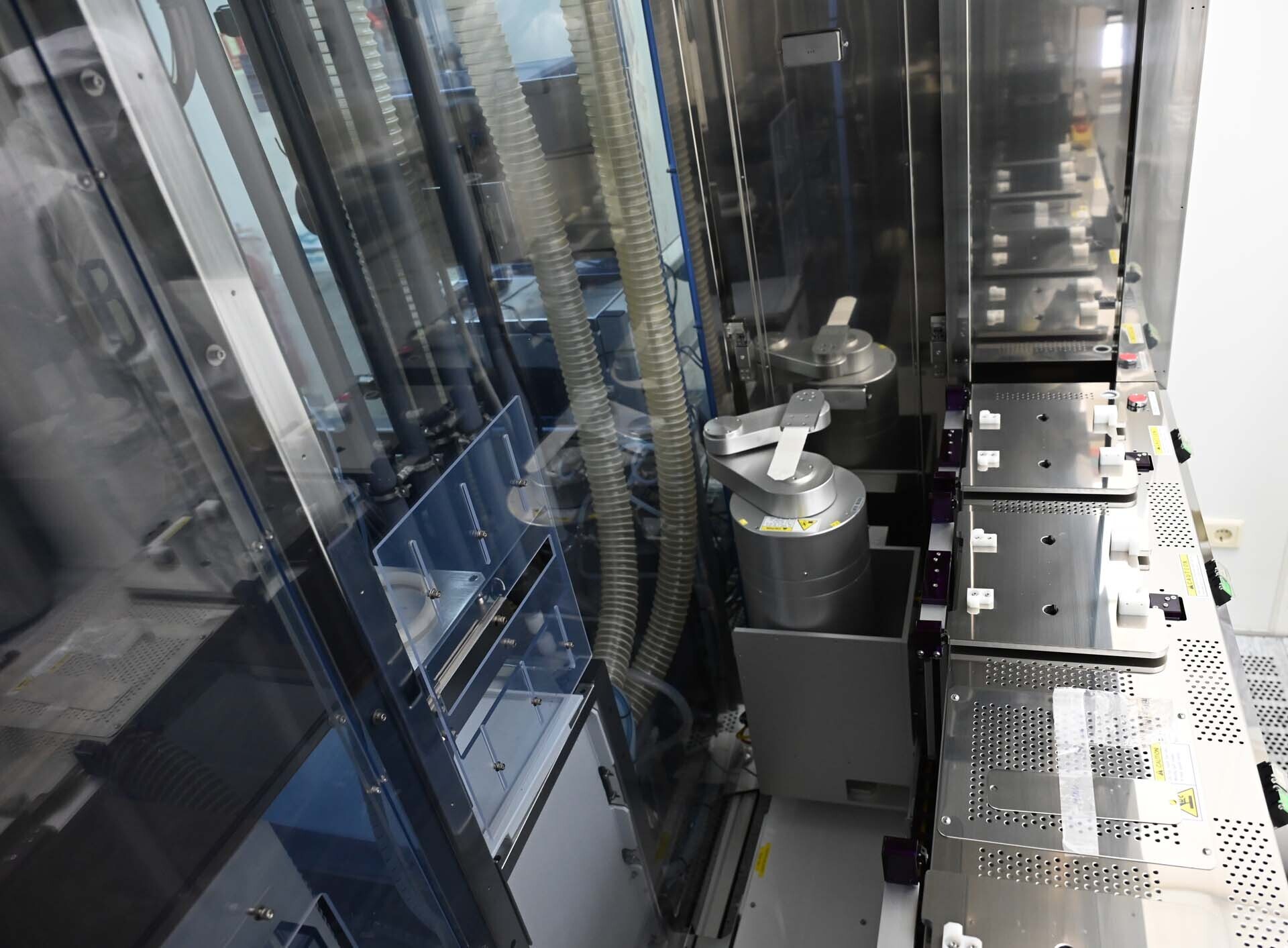Photo Used AMAT / APPLIED MATERIALS Mirra Mesa For Sale