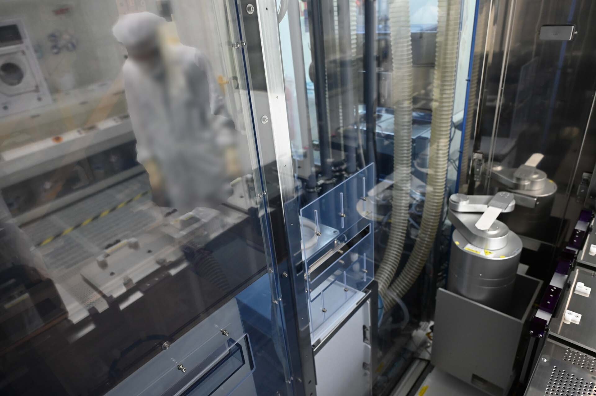Photo Used AMAT / APPLIED MATERIALS Mirra Mesa For Sale