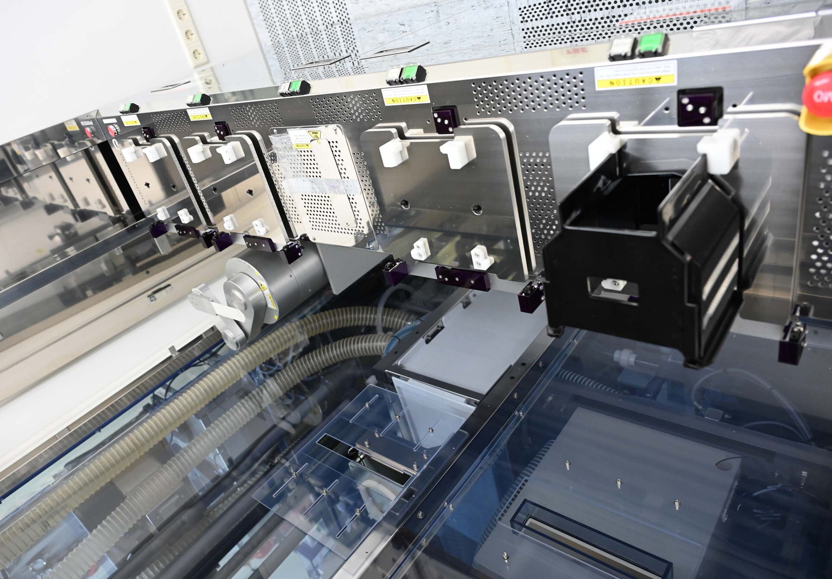 Photo Used AMAT / APPLIED MATERIALS Mirra Mesa For Sale