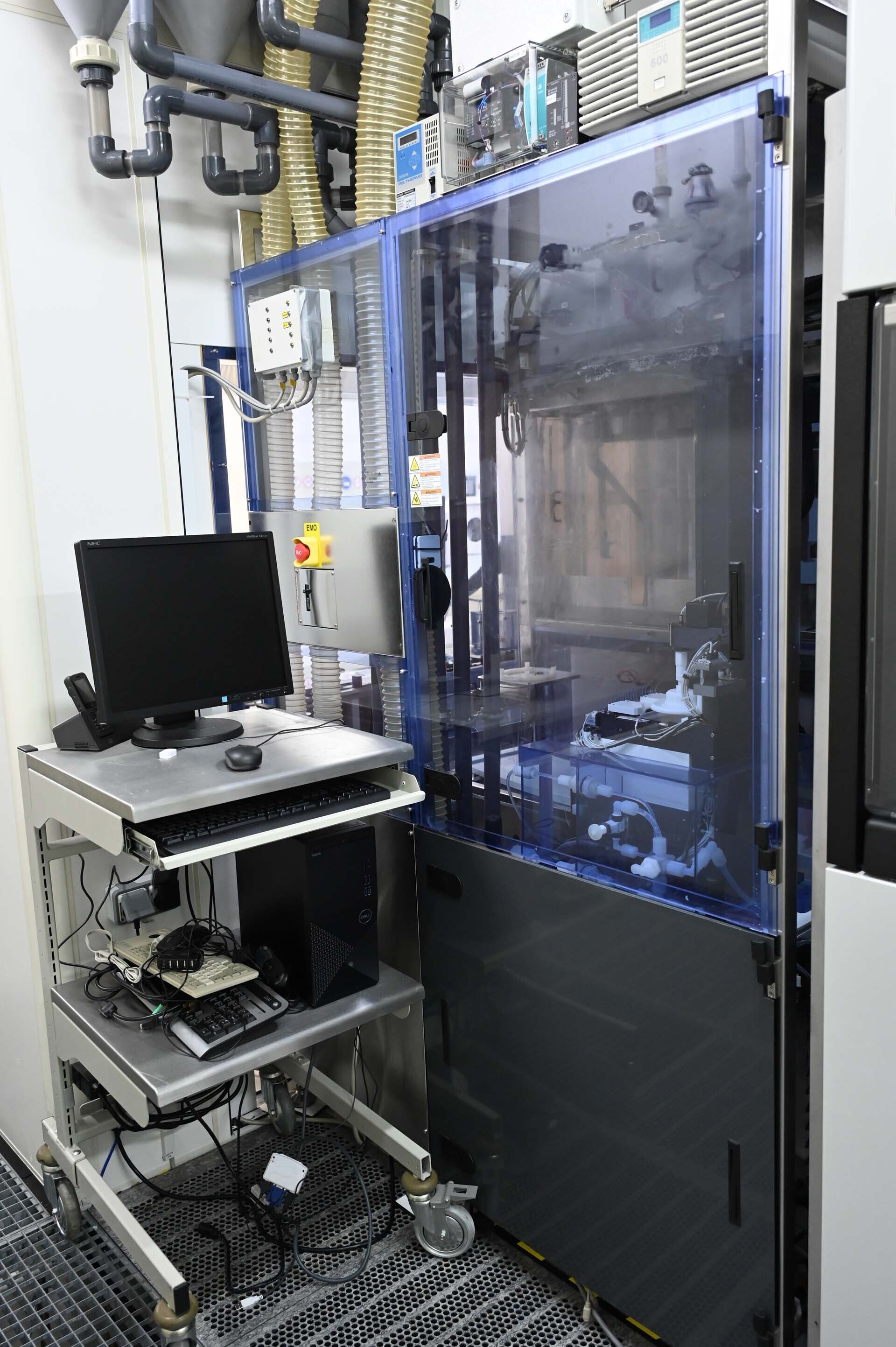 Photo Used AMAT / APPLIED MATERIALS Mirra Mesa For Sale