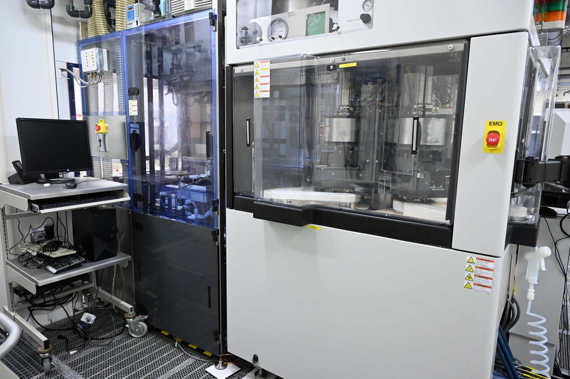 Photo Used AMAT / APPLIED MATERIALS Mirra Mesa For Sale