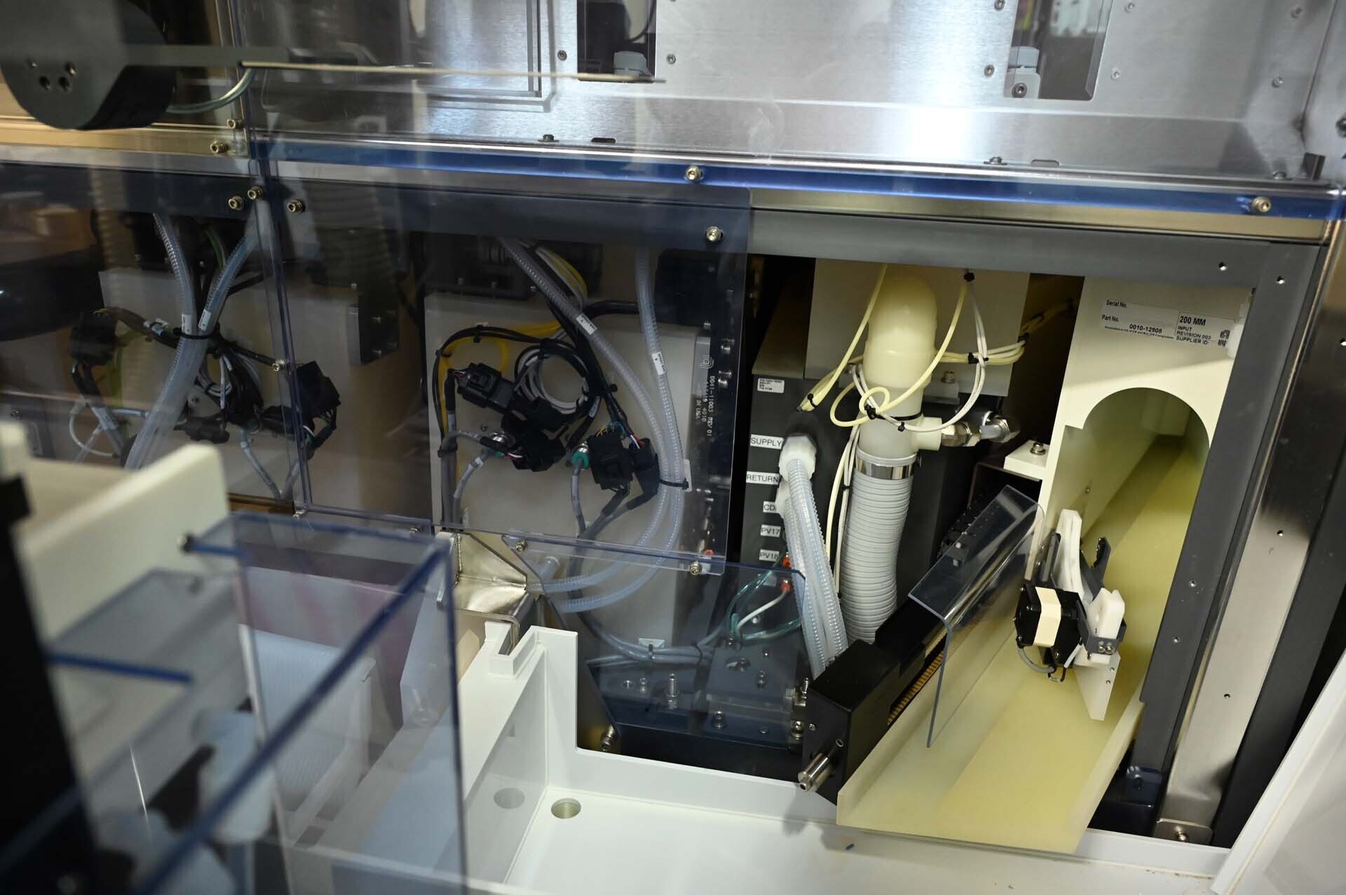 Photo Used AMAT / APPLIED MATERIALS Mirra Mesa For Sale