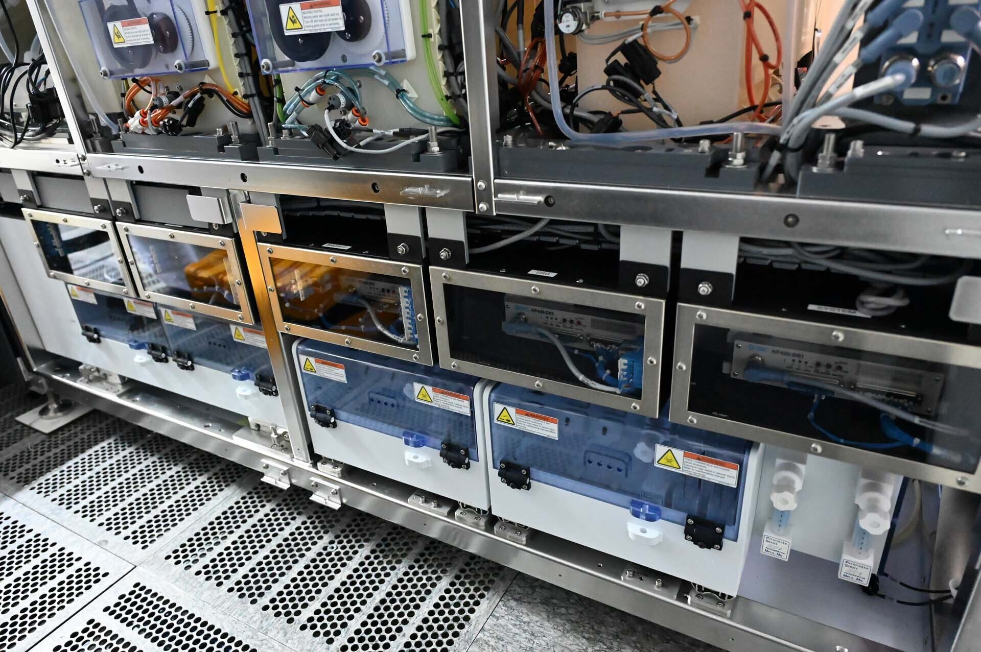 Photo Used AMAT / APPLIED MATERIALS Mirra Mesa For Sale