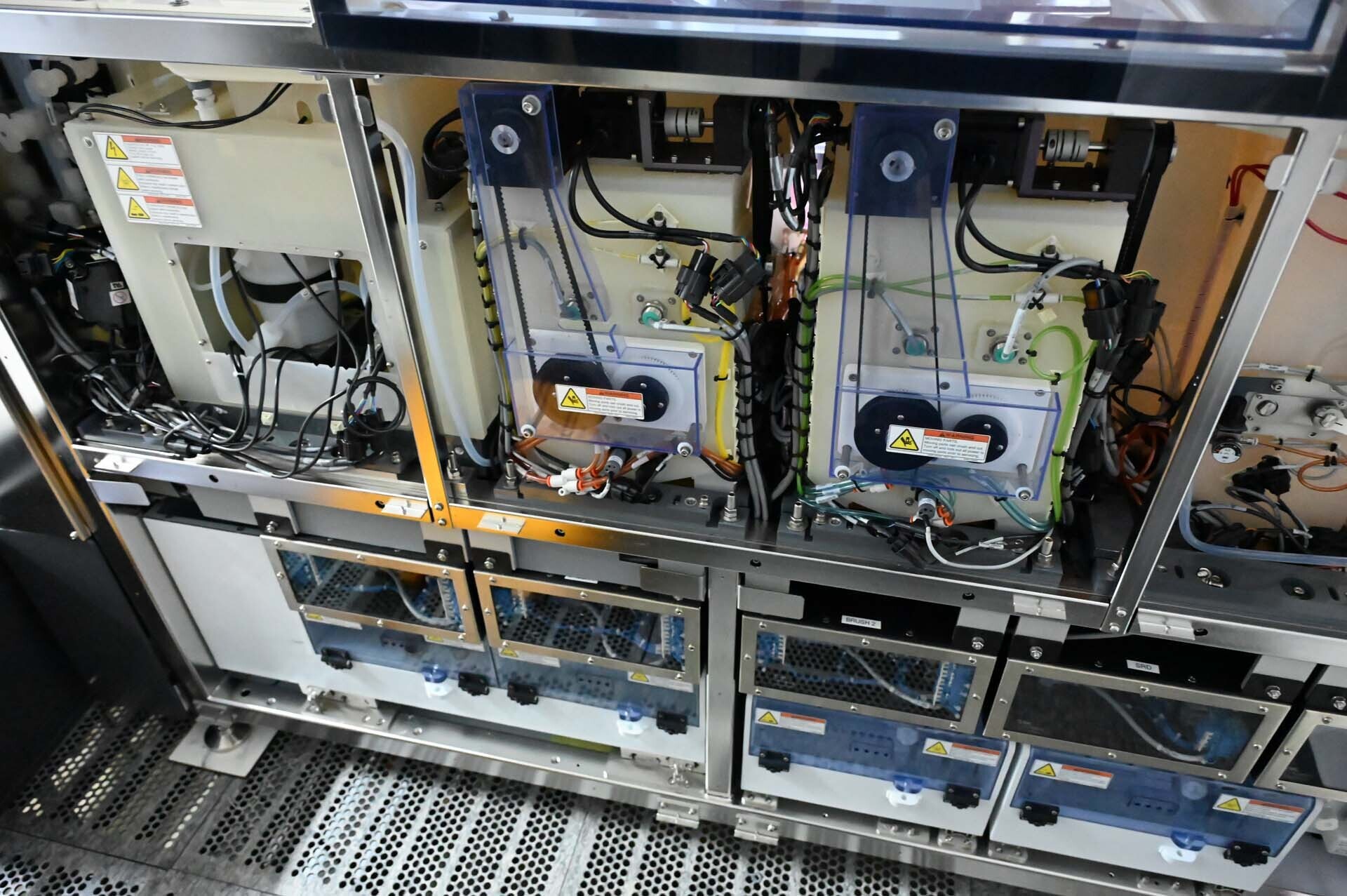 Photo Used AMAT / APPLIED MATERIALS Mirra Mesa For Sale