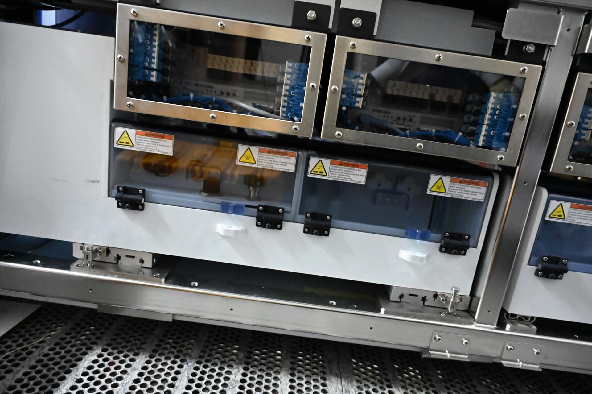 Photo Used AMAT / APPLIED MATERIALS Mirra Mesa For Sale