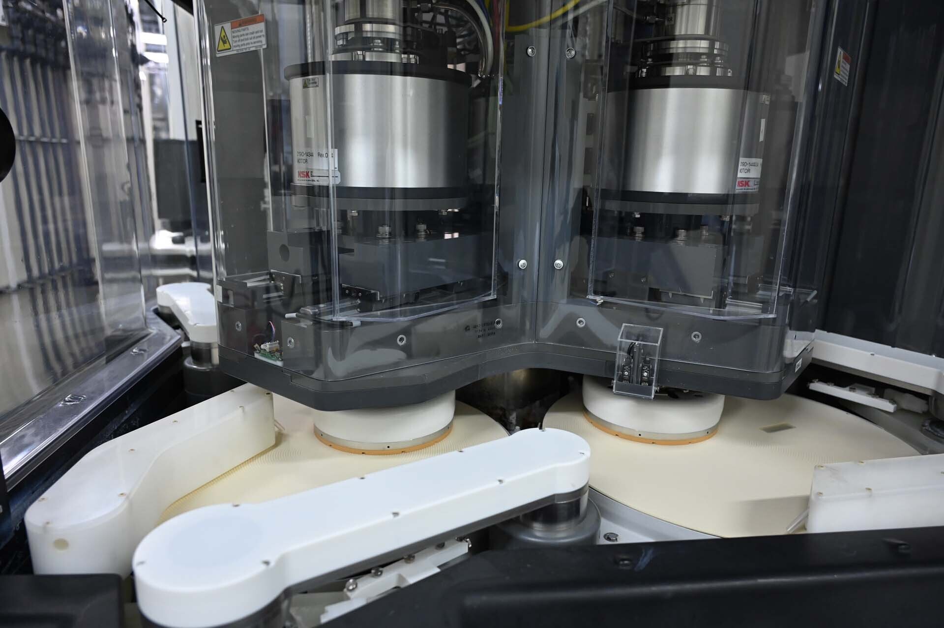 Photo Used AMAT / APPLIED MATERIALS Mirra Mesa For Sale
