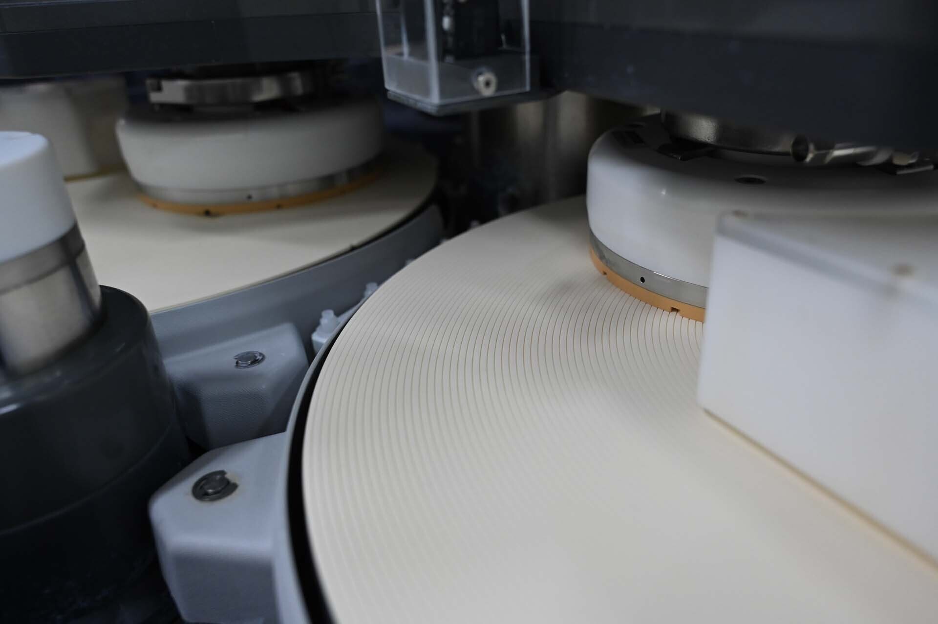 Photo Used AMAT / APPLIED MATERIALS Mirra Mesa For Sale