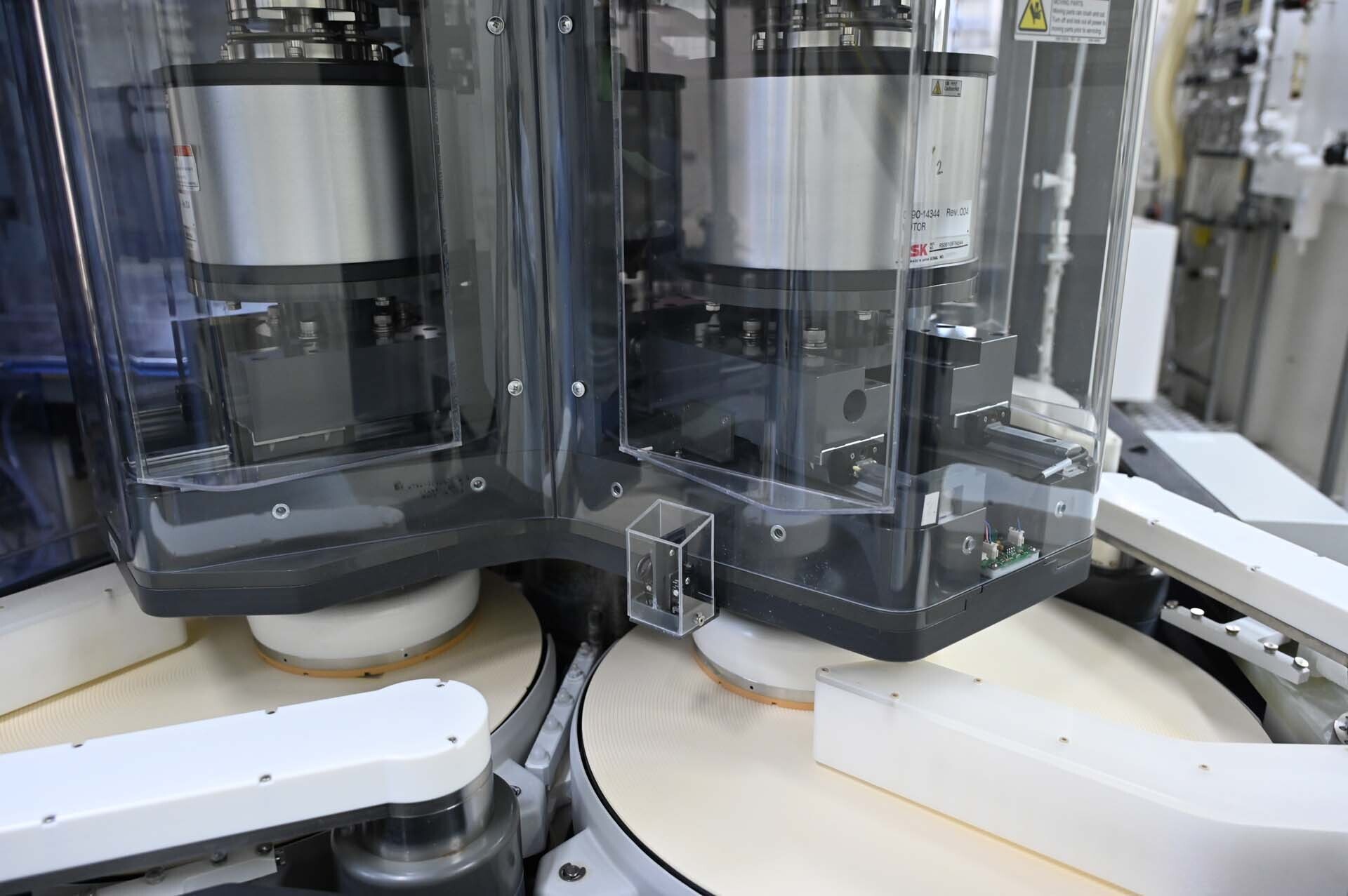 Photo Used AMAT / APPLIED MATERIALS Mirra Mesa For Sale