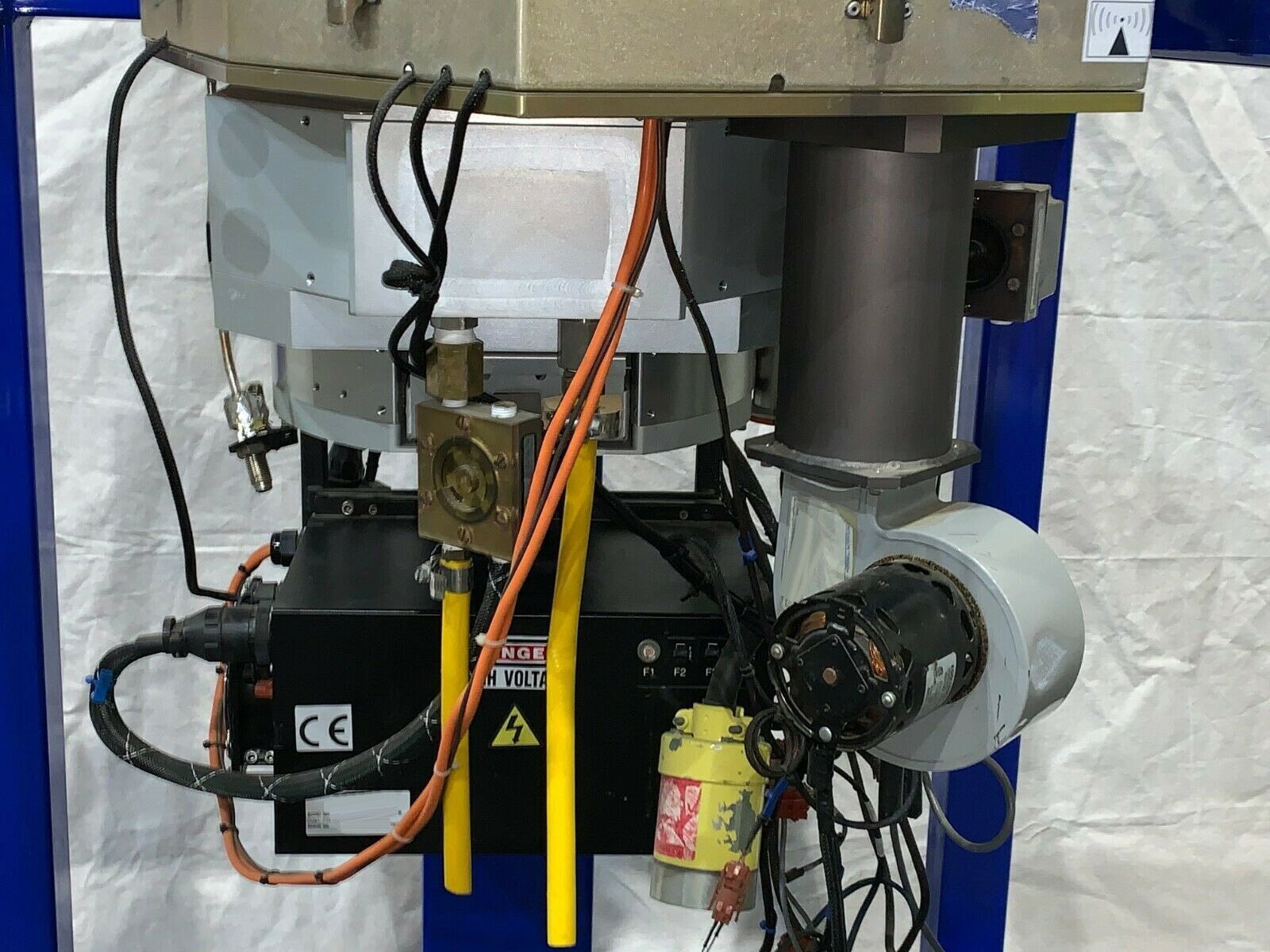 フォト（写真） 使用される AMAT / APPLIED MATERIALS CVD Etch process chamber for P5000 販売のために