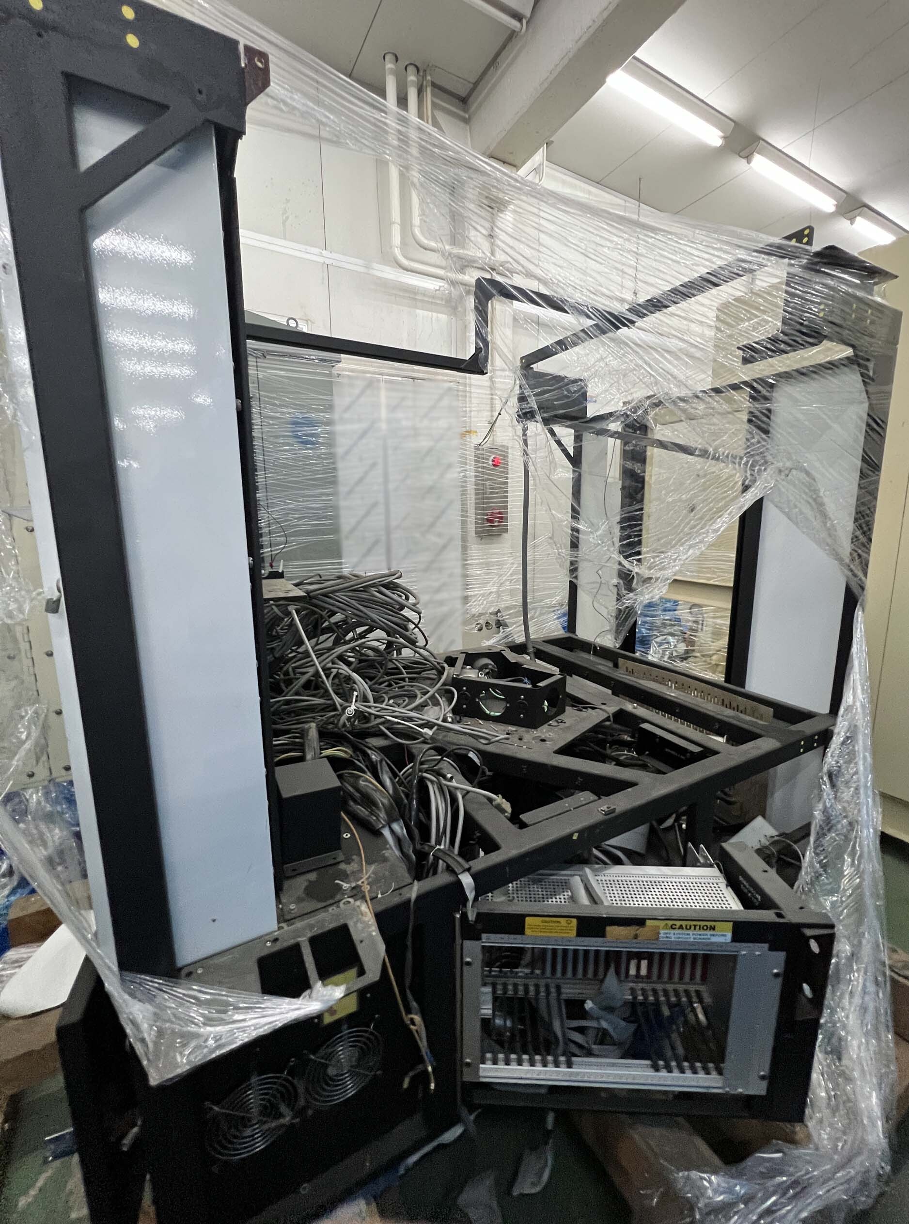 フォト（写真） 使用される AMAT / APPLIED MATERIALS P5000E Chamber frame 販売のために