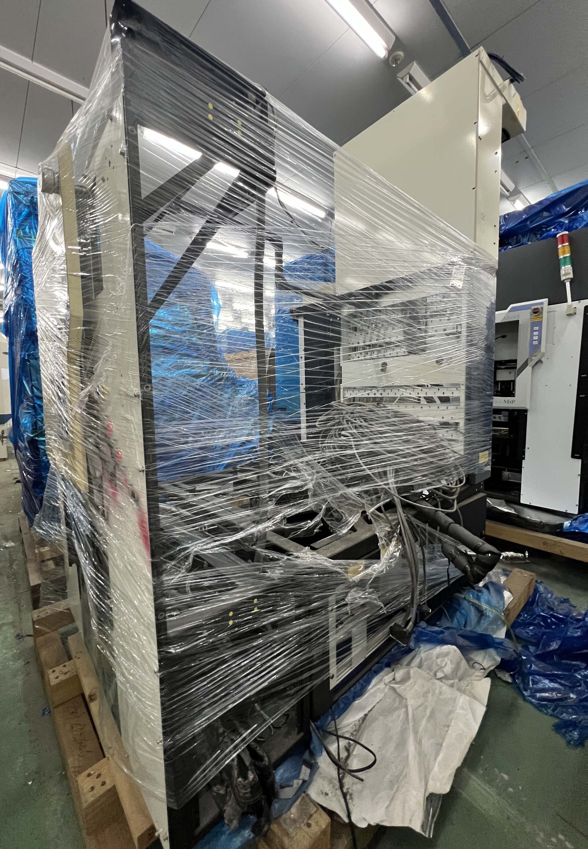 フォト（写真） 使用される AMAT / APPLIED MATERIALS P5000E Chamber frame 販売のために